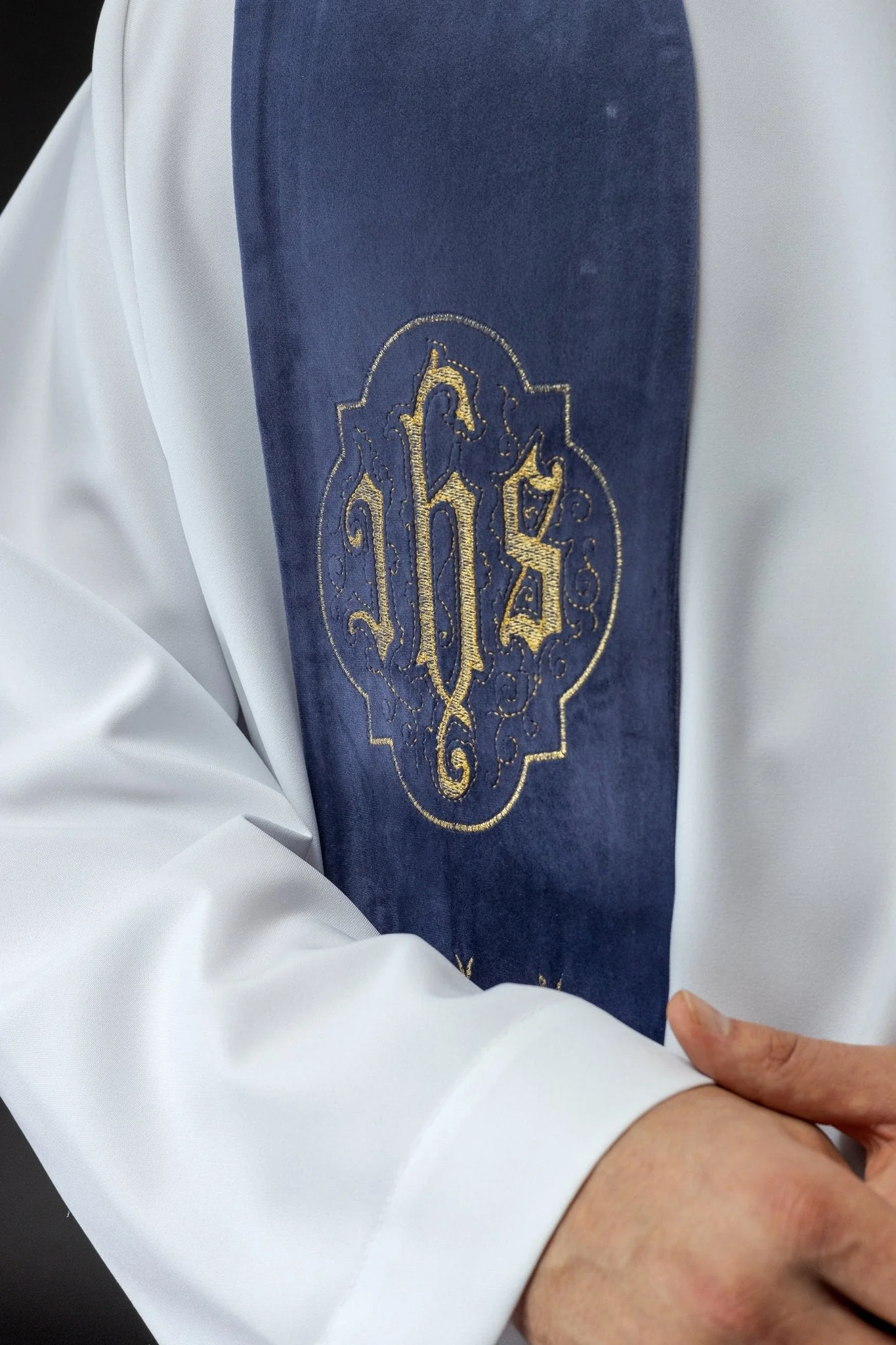 Embroidered purple stole with IHS - Image 3