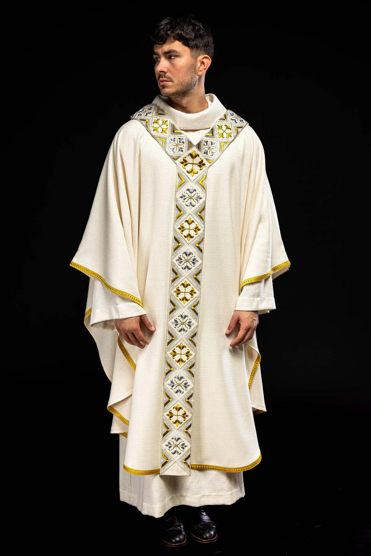 Embroidered stole for chasuble included in the set with the chasuble - Image 5