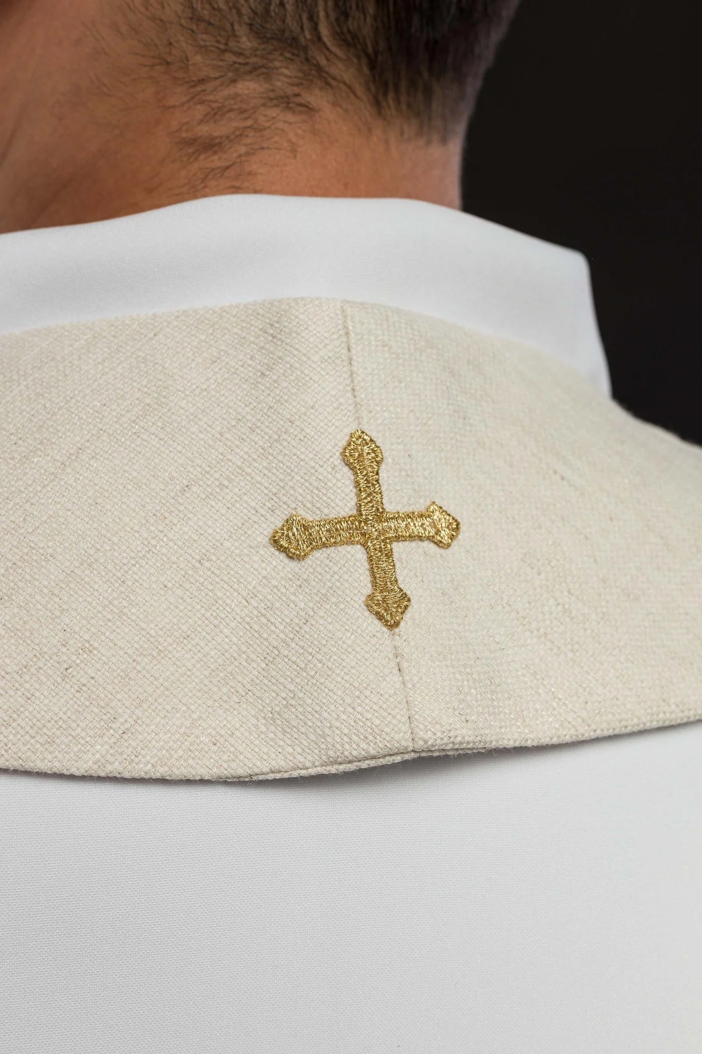 Embroidered stole “Jesus the Good Shepherd” ecru - Image 4