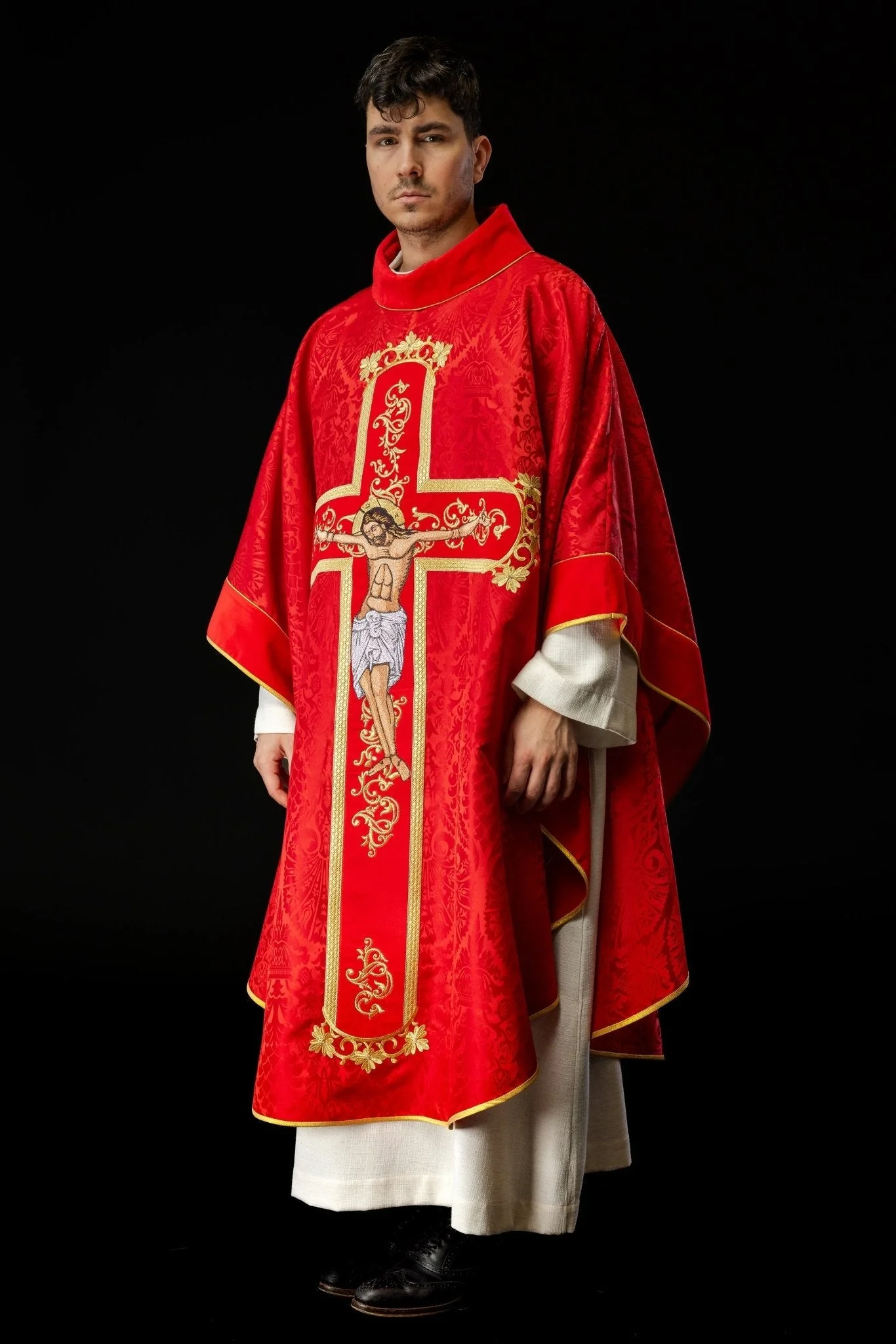 Exquisite red chasuble with Jesus Christ embroidered front and back - Image 9