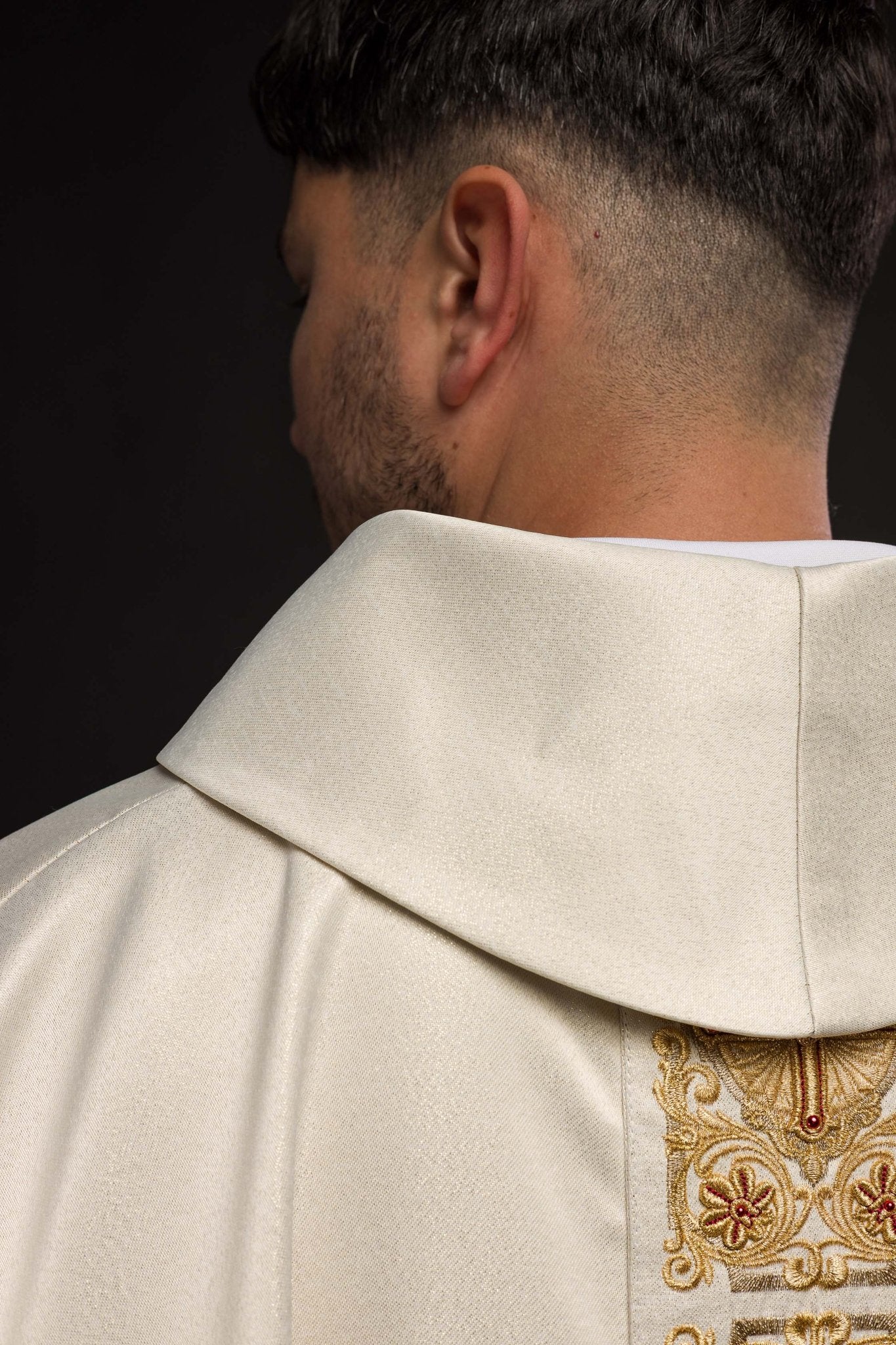 Gold Chasuble richly embroidered and decorated with gold stones - Image 4