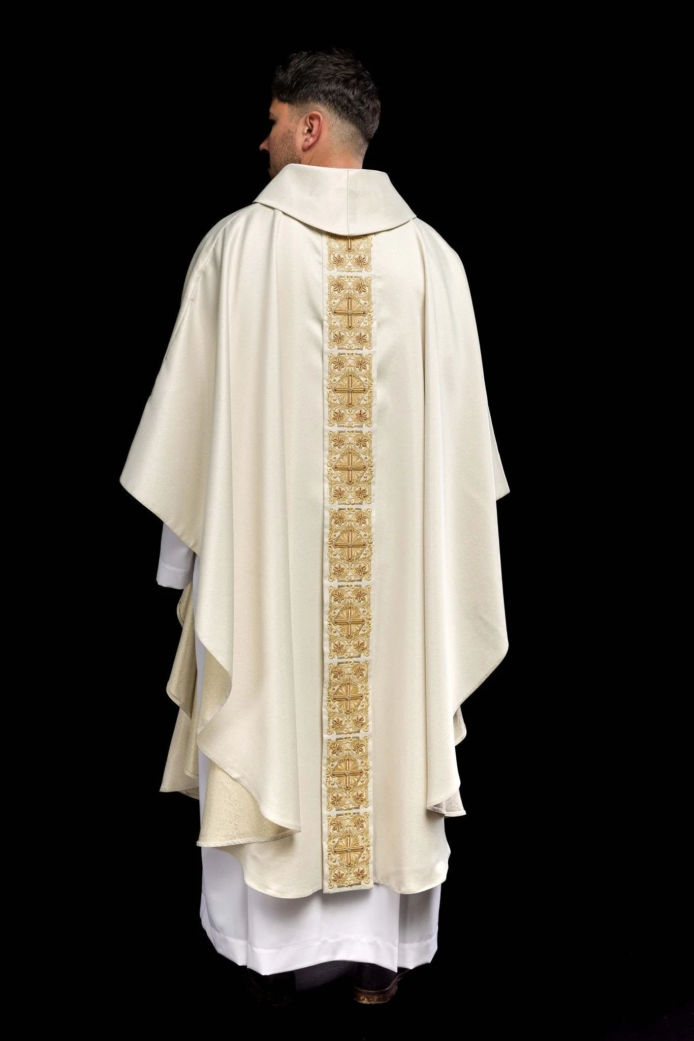 Gold Chasuble richly embroidered and decorated with gold stones - Image 6