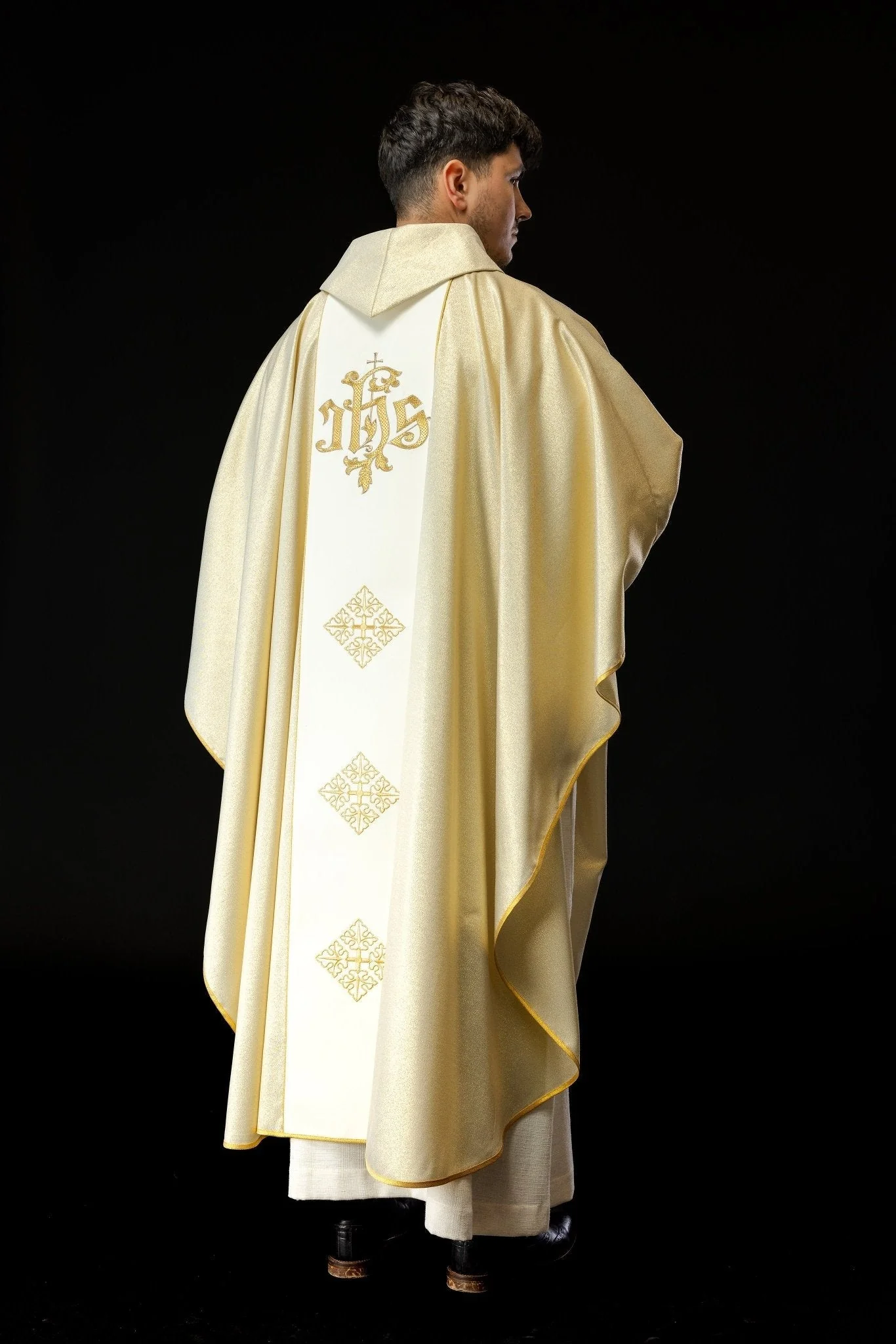 Gold Chasuble with image of Divine Mercy - Image 5