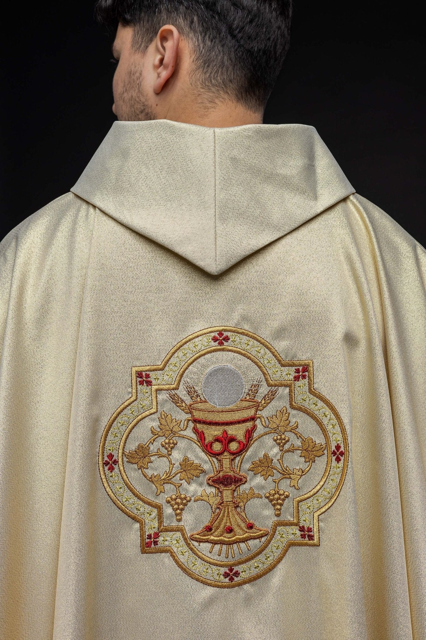 Golden chasuble embroidered with motif of the Sacred Heart of Jesus and Chalice - Image 7