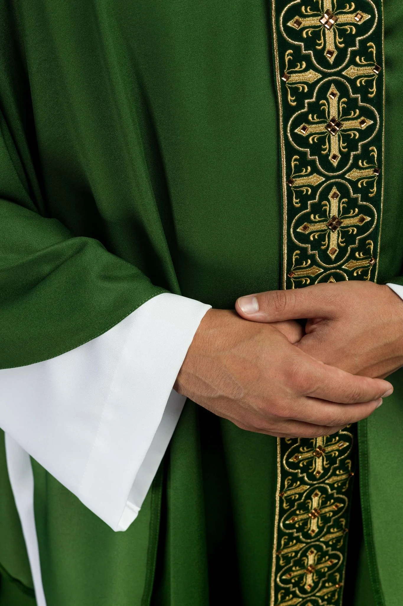 Green chasuble adorned with stones and a narrow band - Image 5