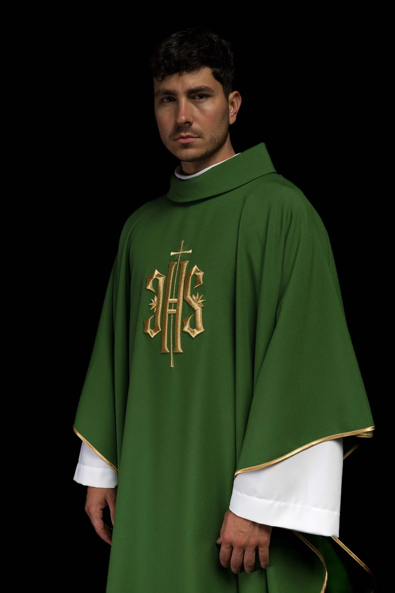 Green chasuble embroidered with IHS motif - Image 8