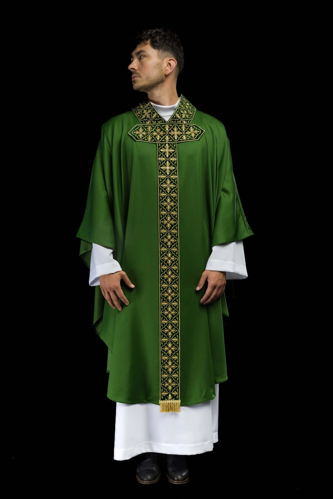 Green chasuble finished with 500 green faceted stones - Image 2