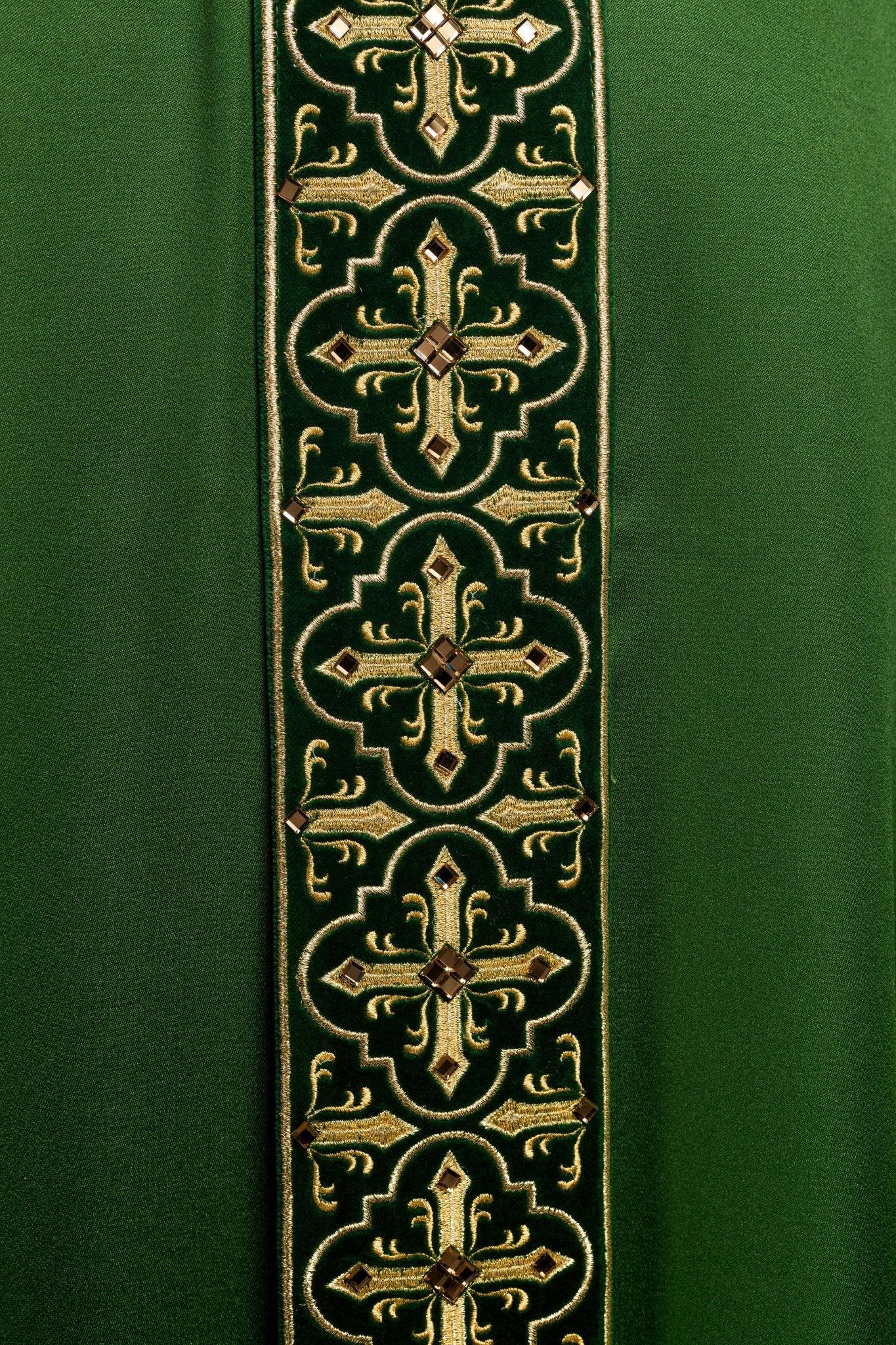 Green chasuble finished with 500 green faceted stones - Image 5