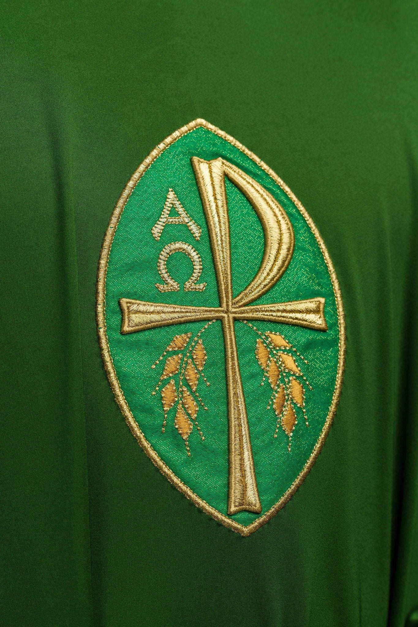 Green chasuble made of lightweight SACROLITE fabric - Image 3