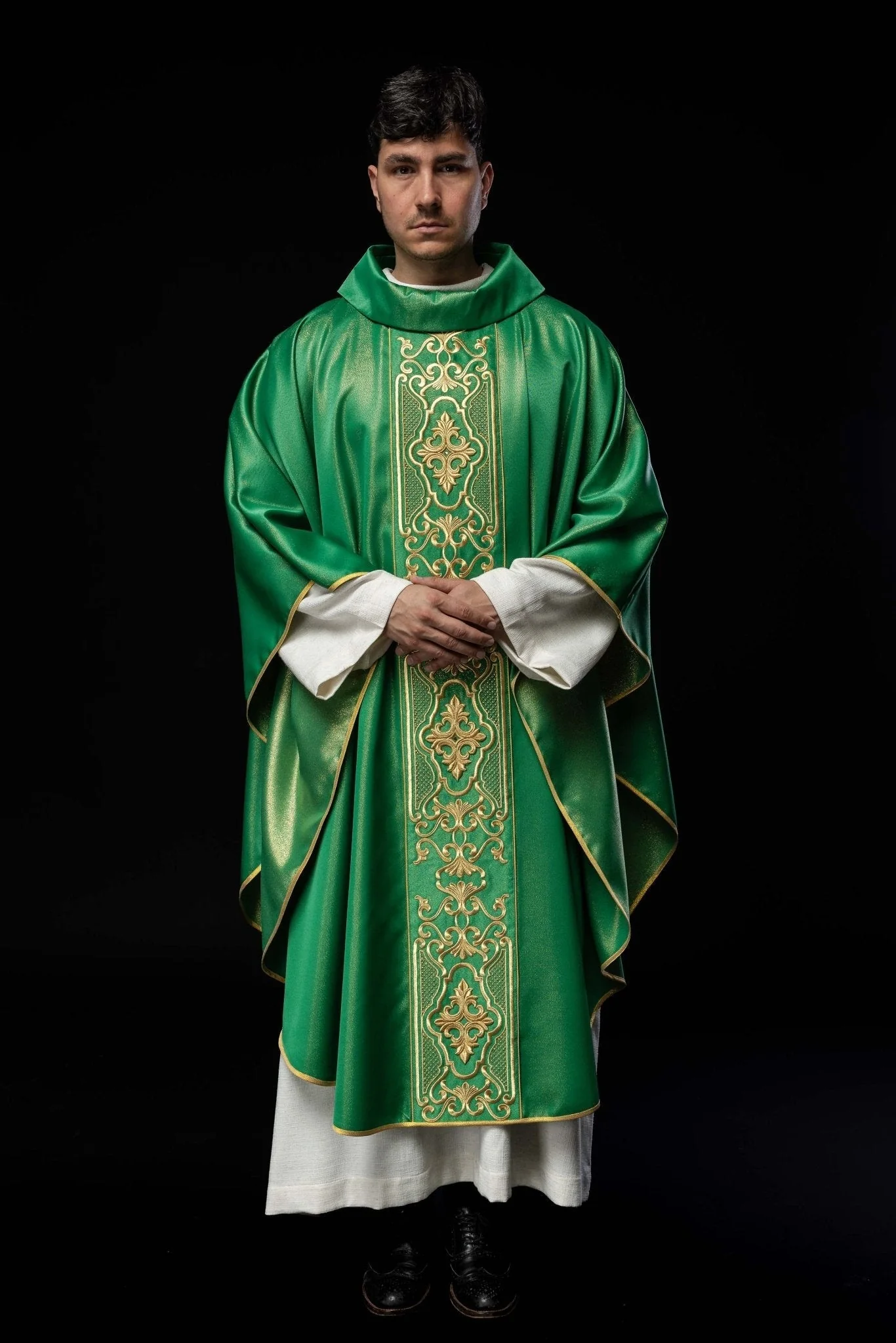 Green chasuble on a glossy fabric - Image 2