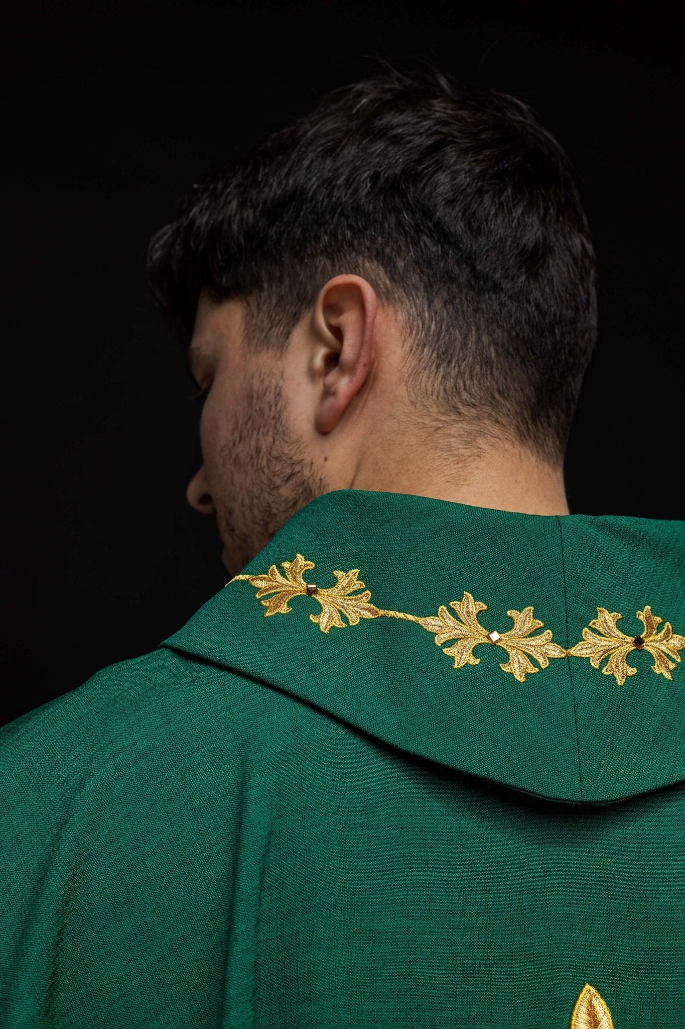 Green chasuble richly embroidered with a cord - Image 6