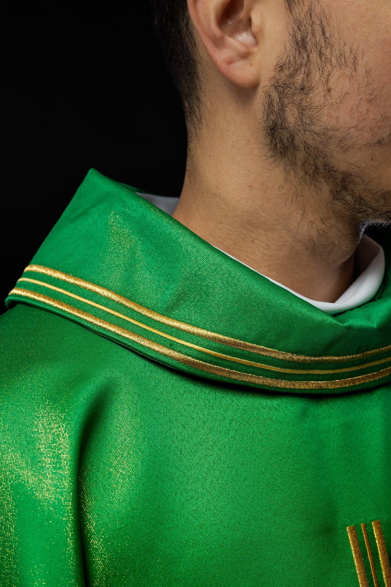 Green chasuble with Alfa and Omega motif with decorated collar - Image 5