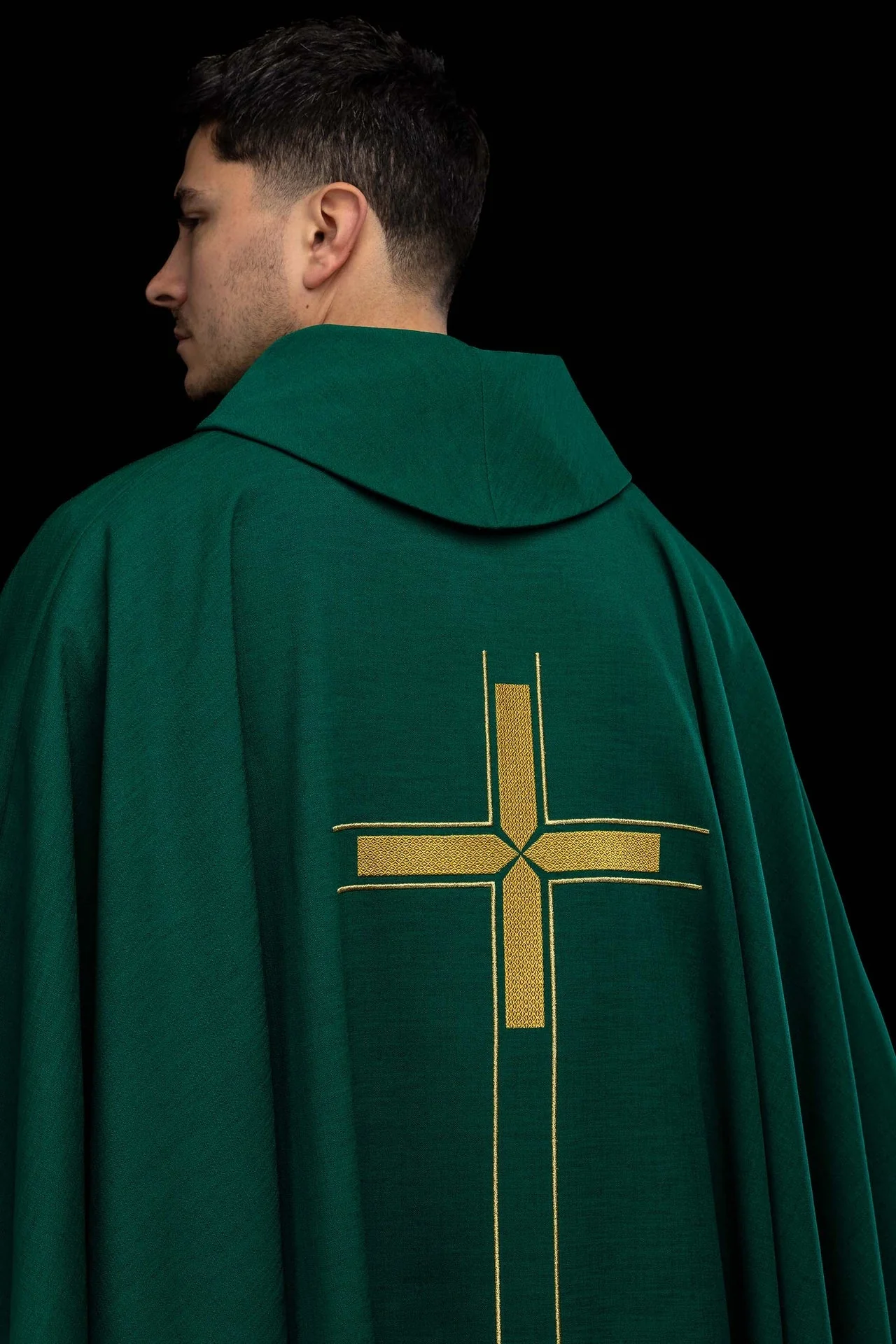 Green chasuble with an embroidered cross motif - Image 6