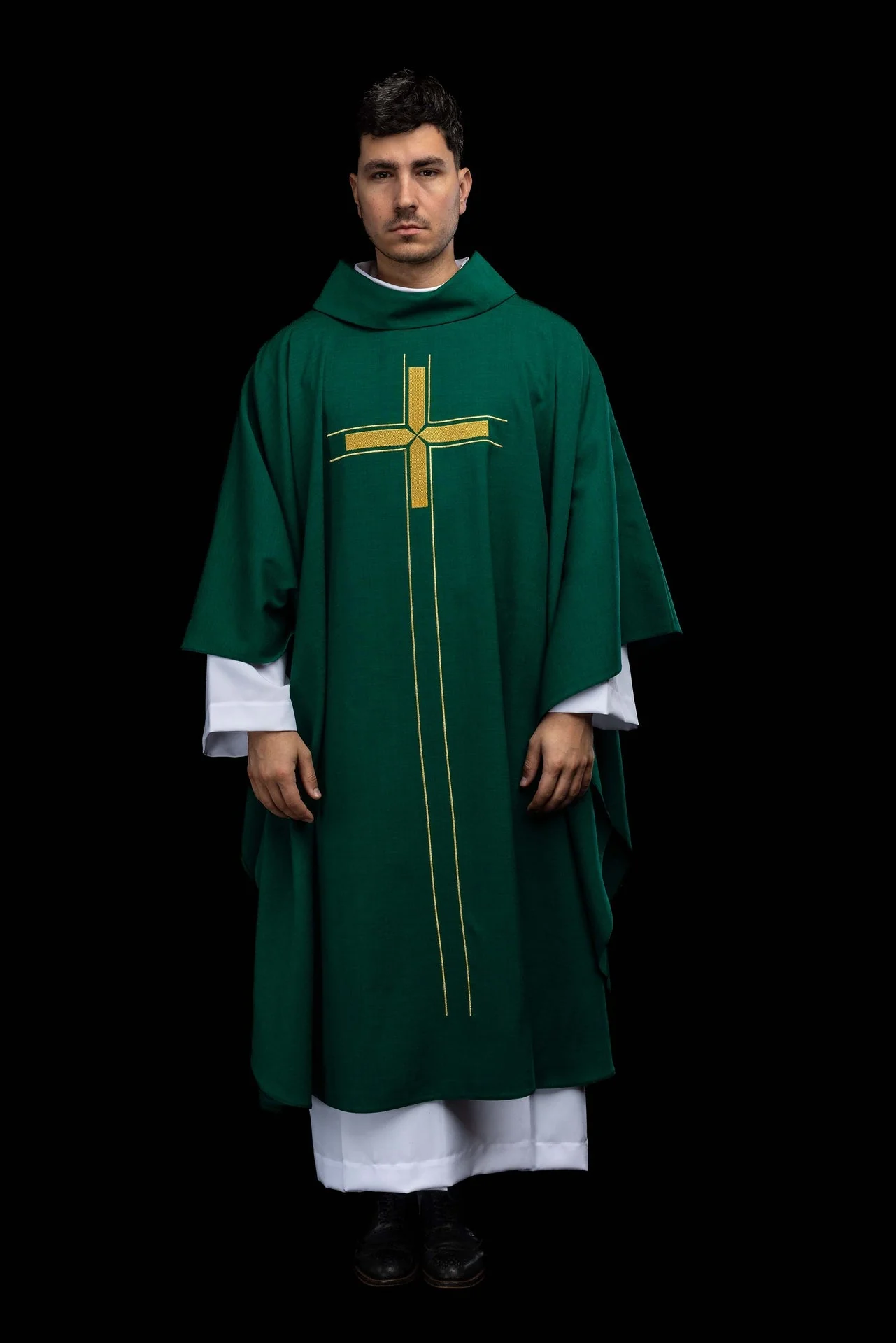 Green chasuble with an embroidered cross motif - Image 8