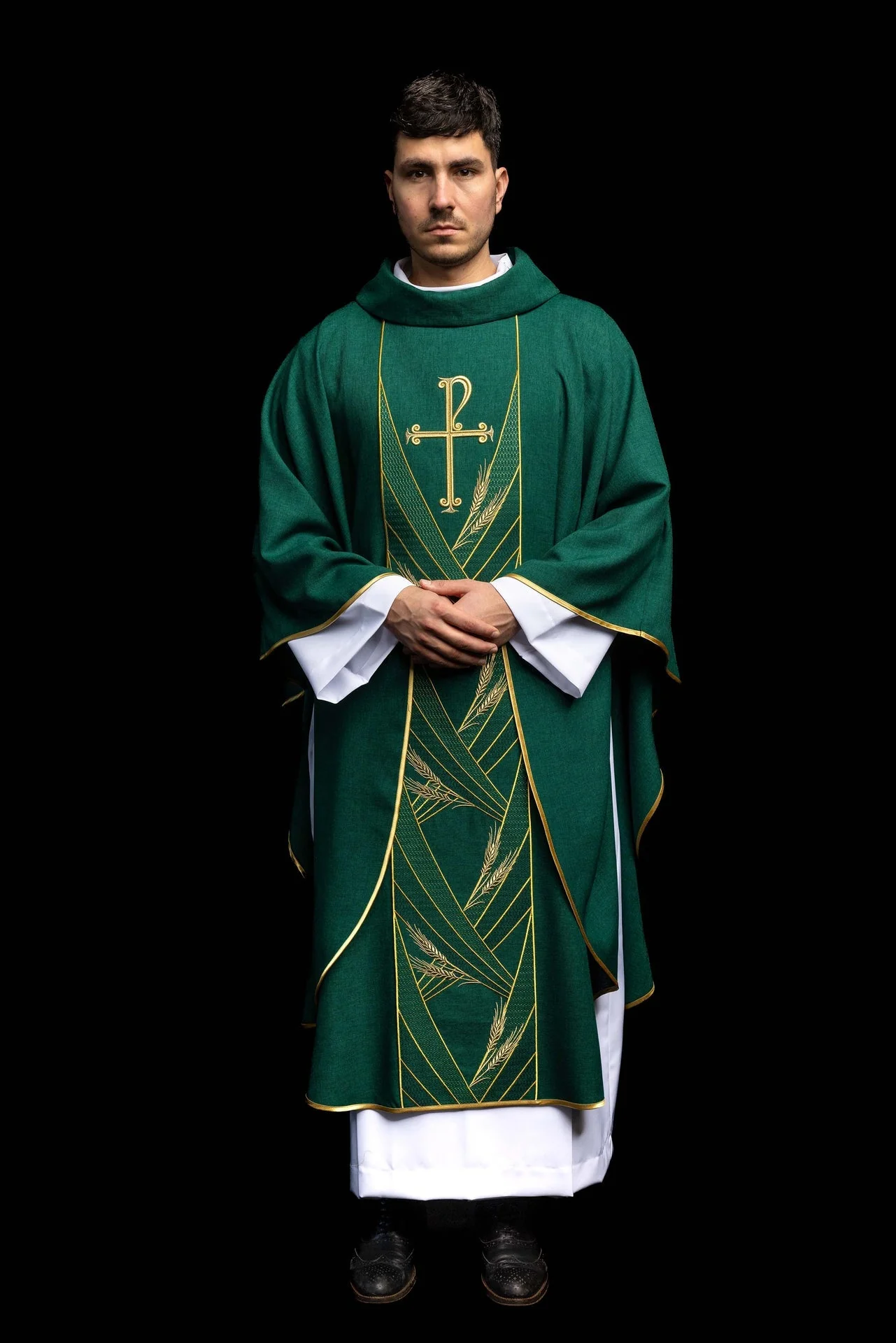 Green chasuble with an embroidered Pax band - Image 9