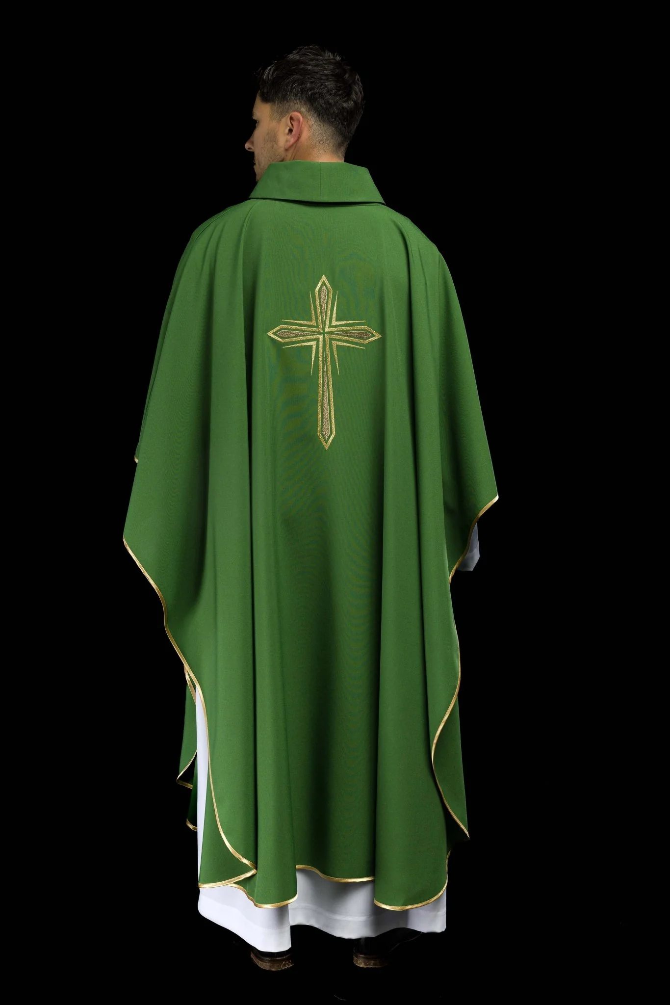 Green chasuble with cross embroidery - Image 7