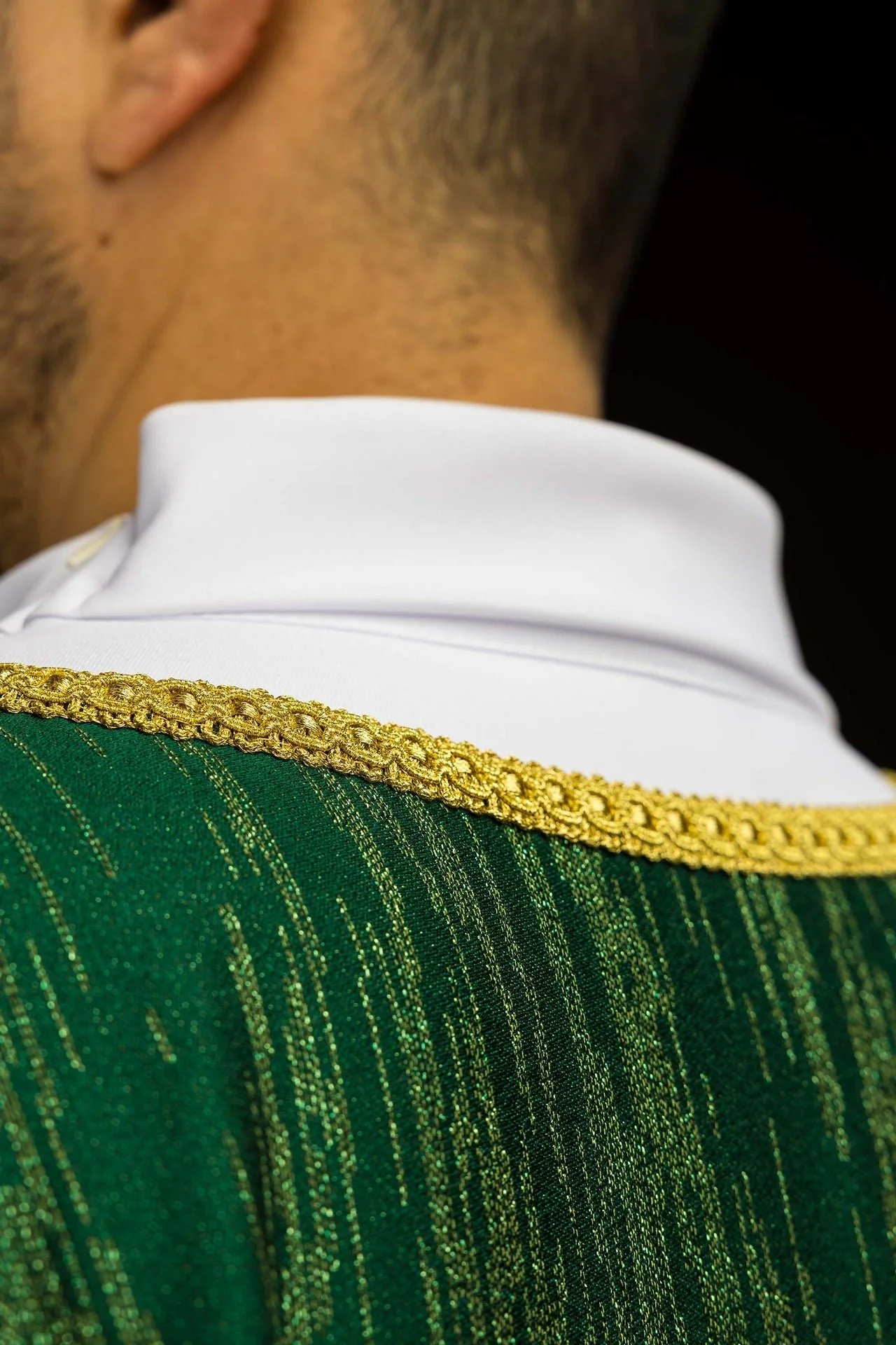 Green chasuble with embroidered cross motif on decorative fabric - Image 6
