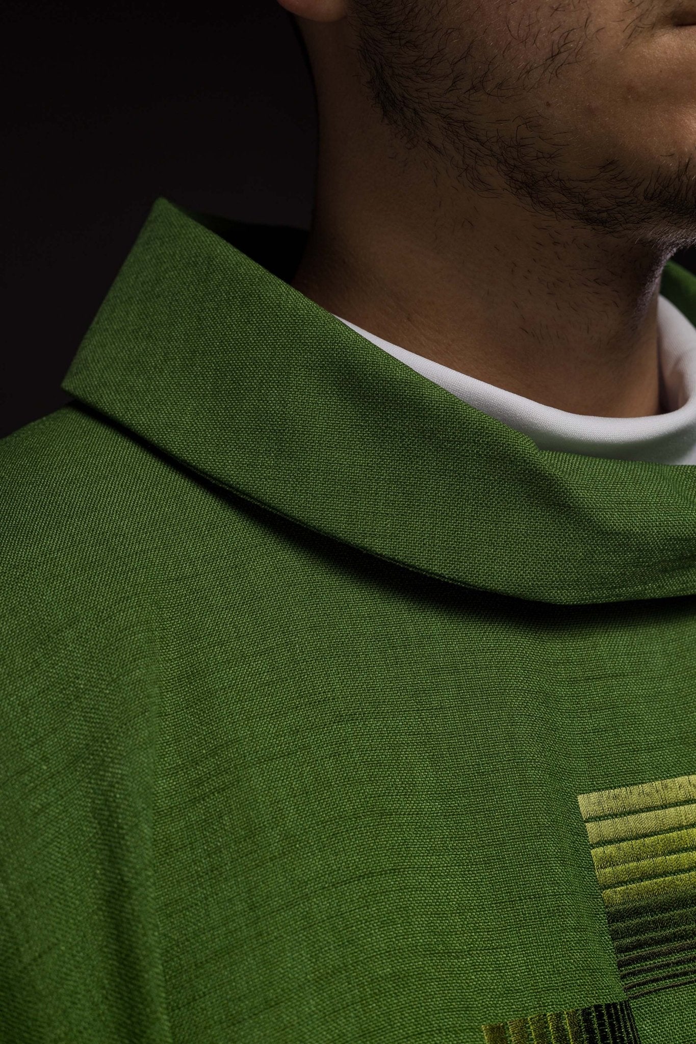 Green chasuble with embroidered crosses - Image 5