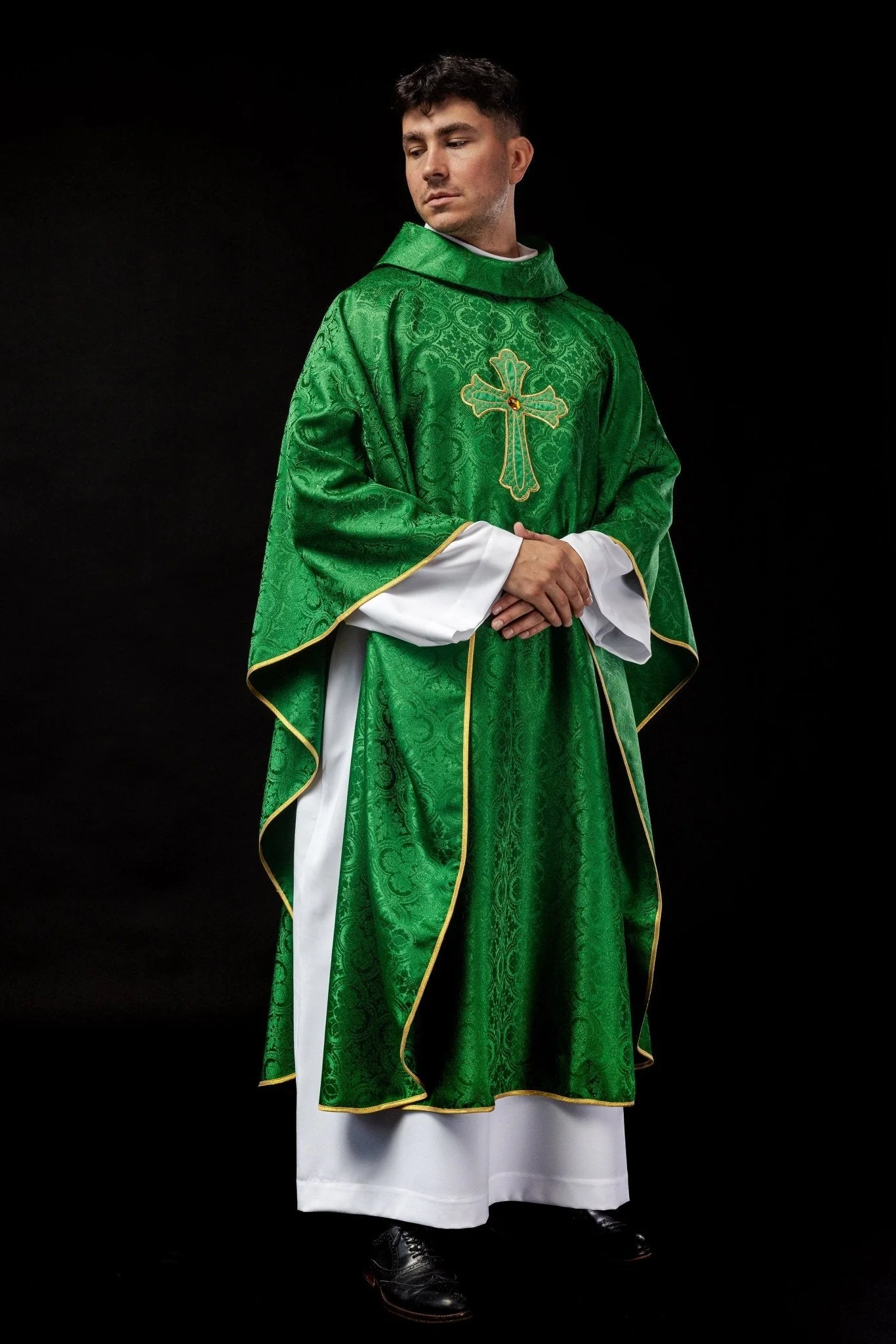 Green chasuble with gold cross - Image 7