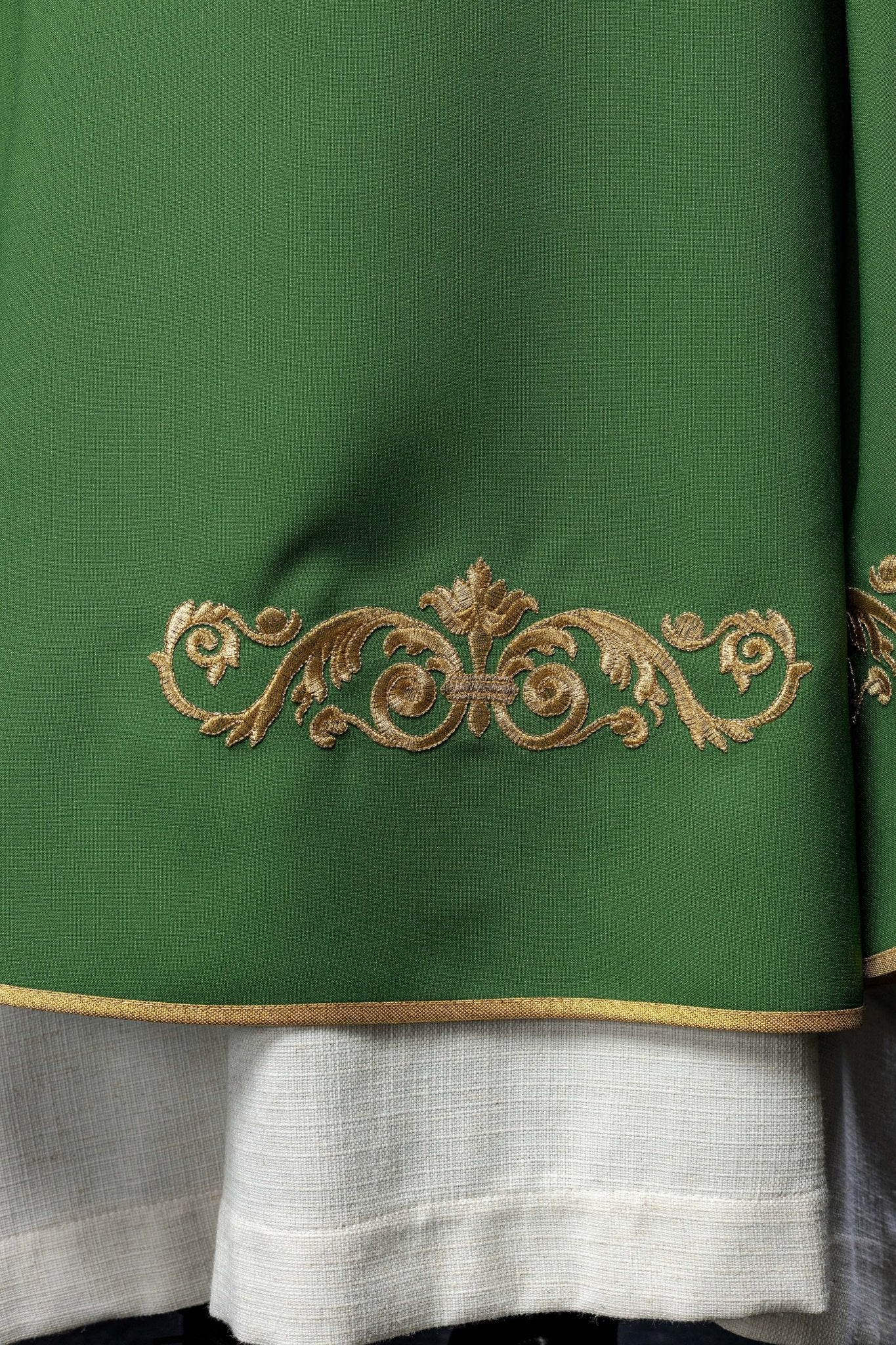 Green chasuble with IHS embroidery - Image 6