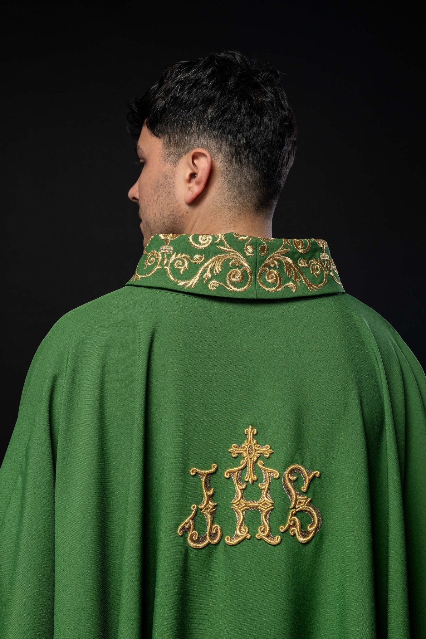 Green chasuble with IHS embroidery - Image 8