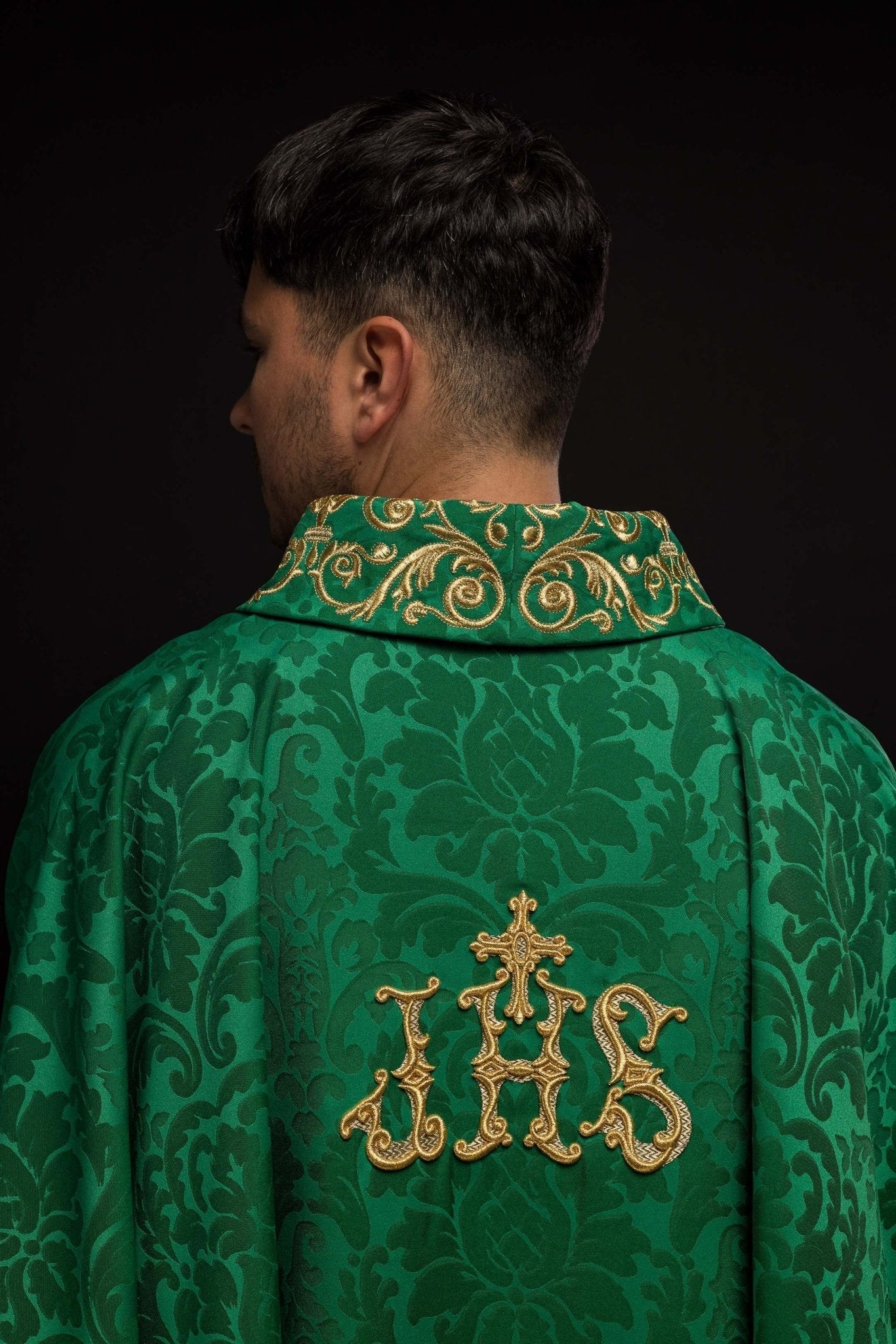 Green chasuble with IHS motif and richly embroidered collar on decorative fabric - Image 7