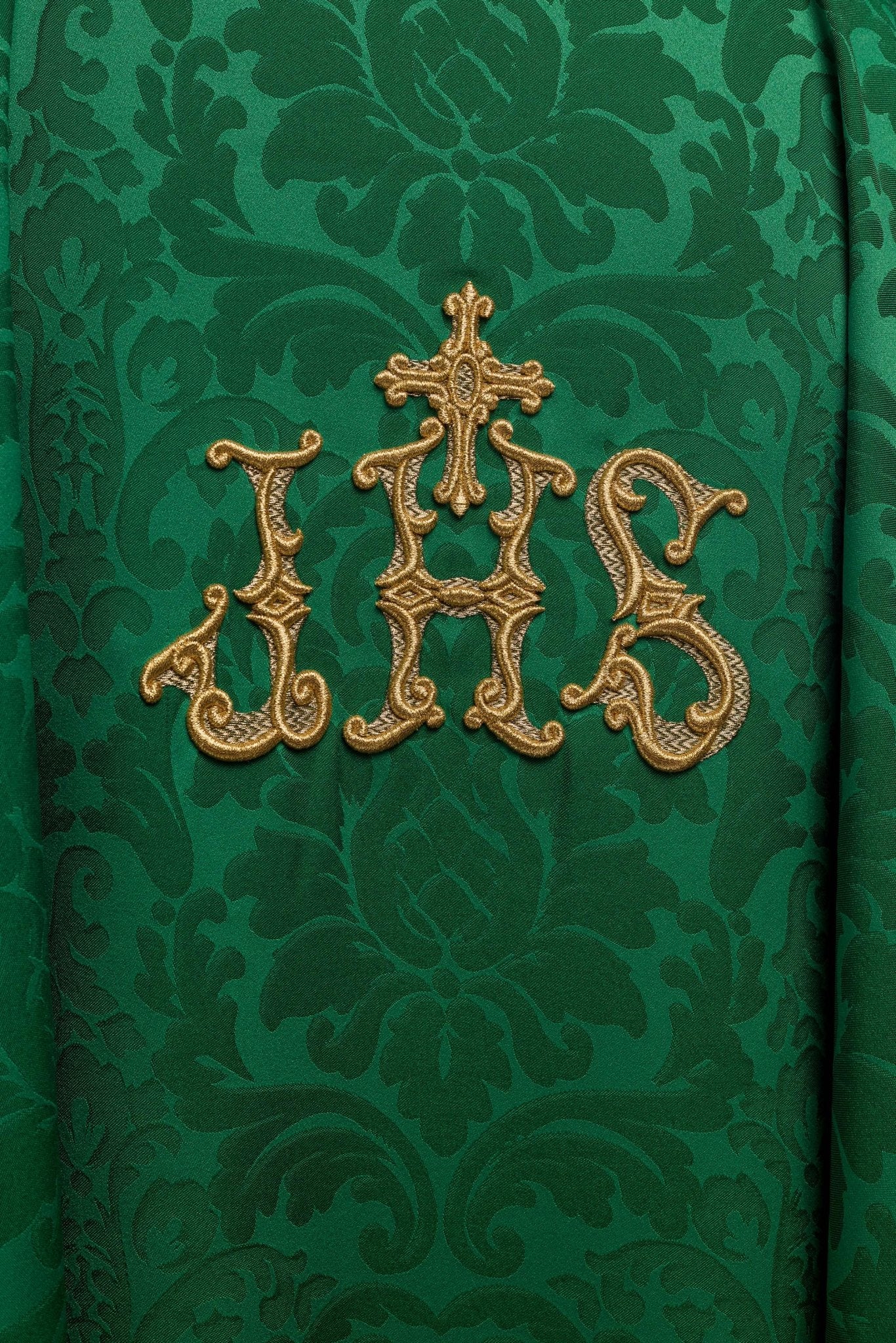 Green chasuble with IHS motif and richly embroidered collar on decorative fabric - Image 8