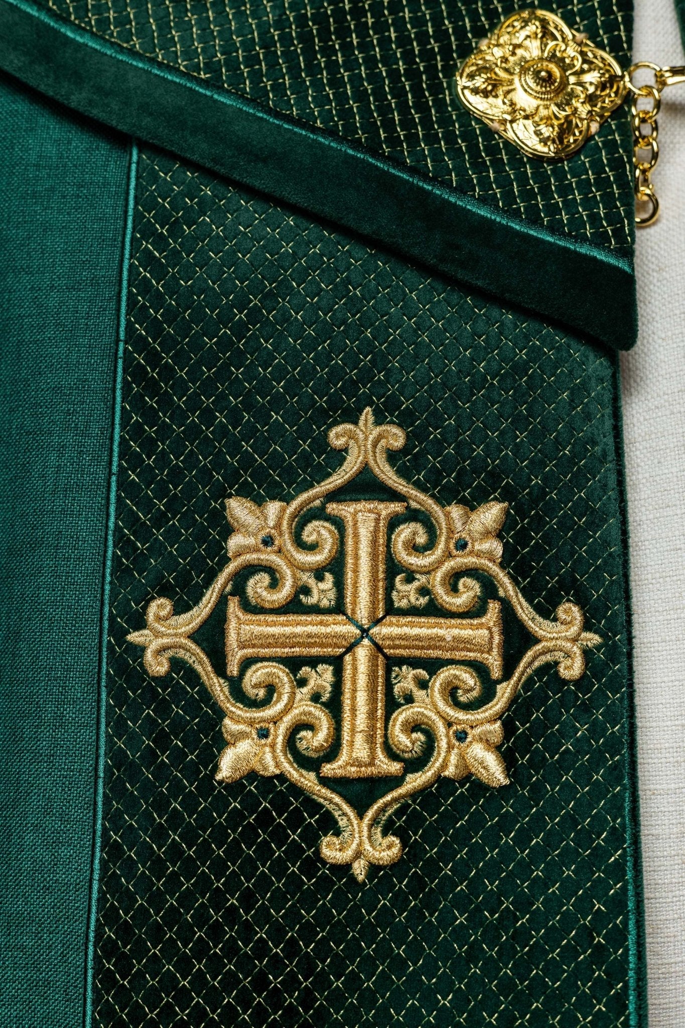 Green cope with a velvet sash and cross embroidery - Image 3