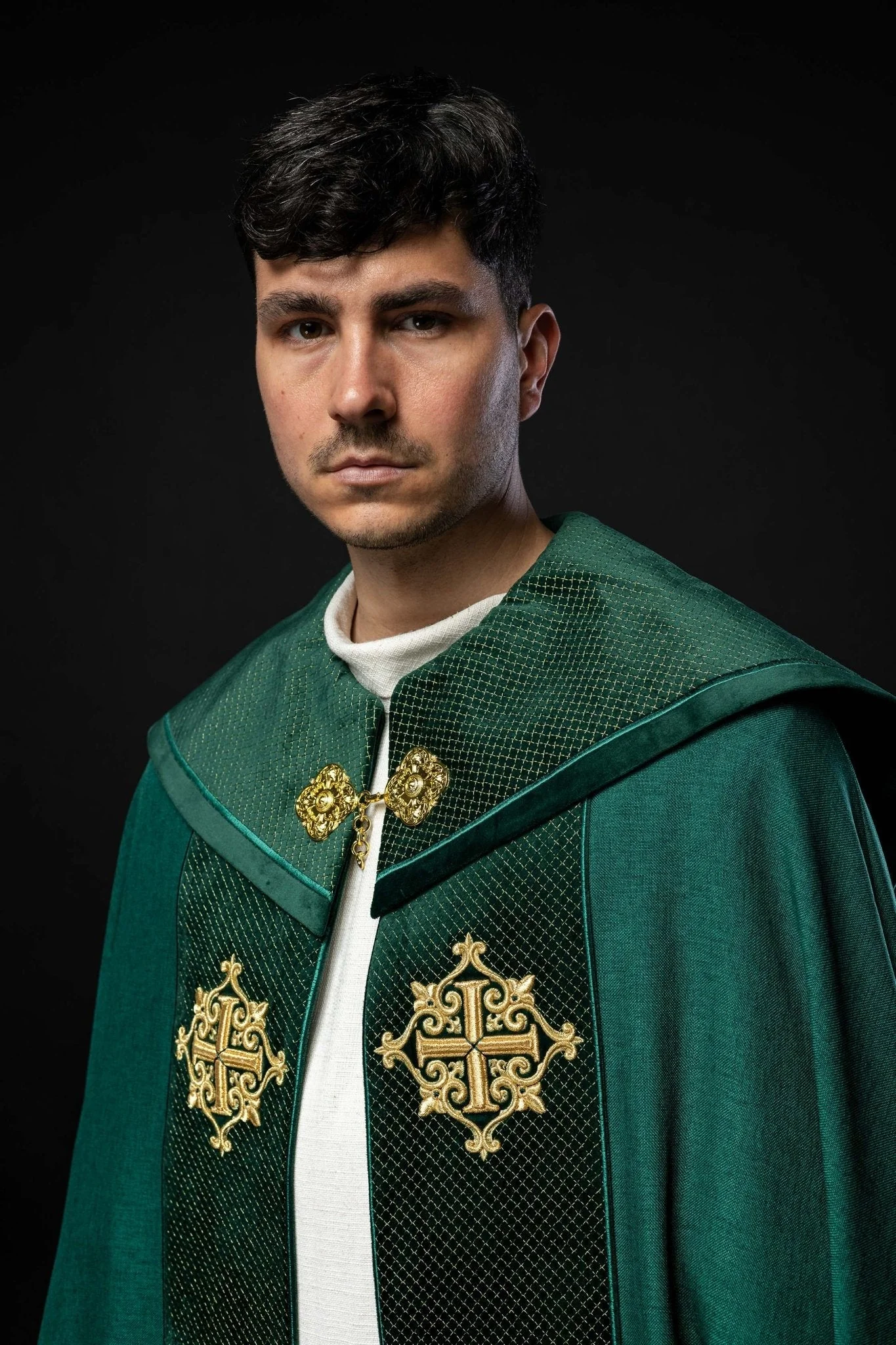Green cope with a velvet sash and cross embroidery - Image 4