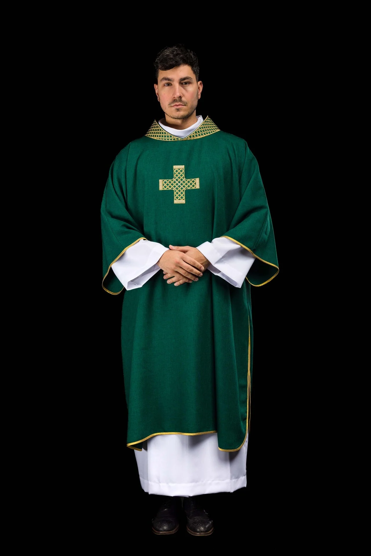 Green dalmatic with embroidered crosses and a collar - Image 9