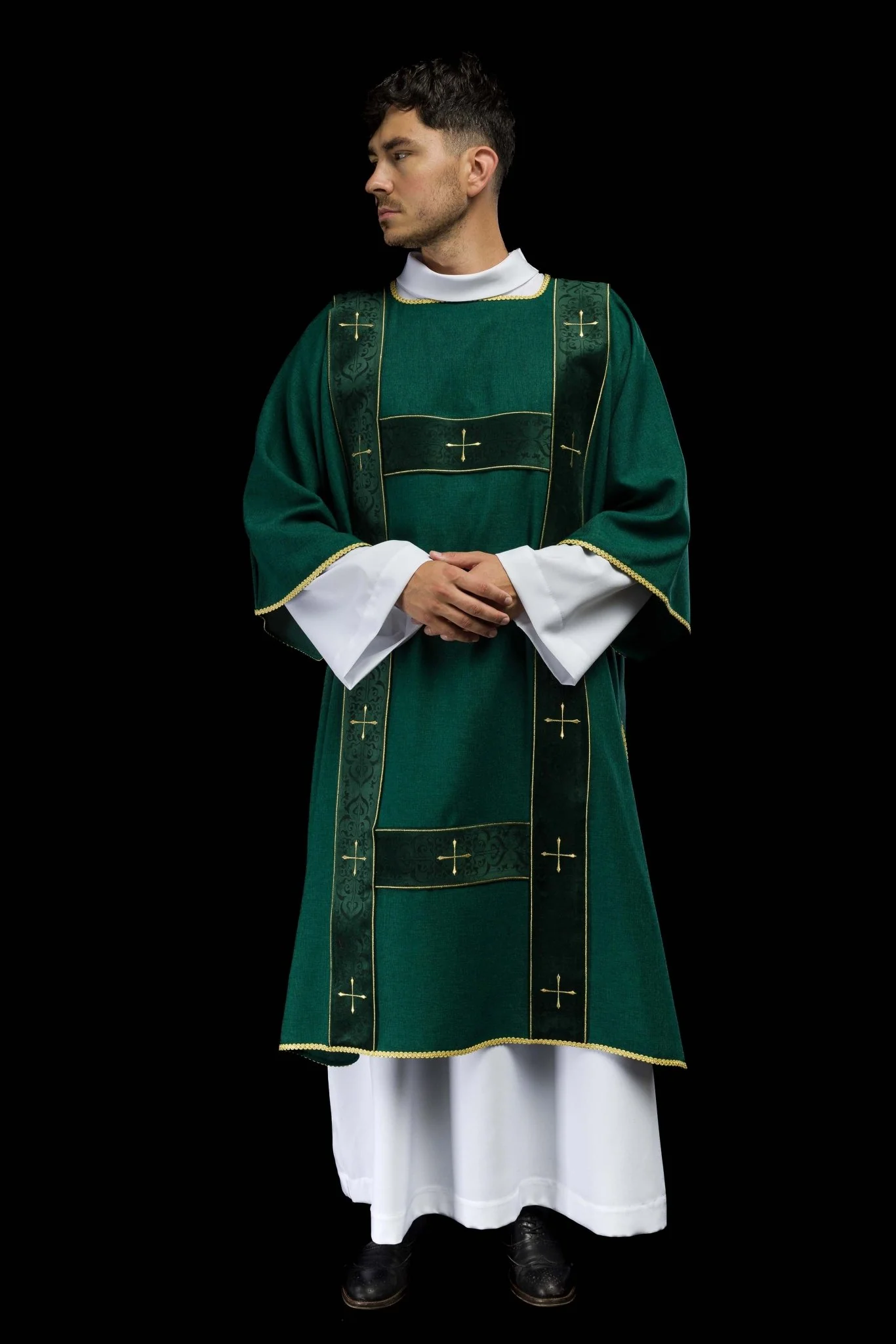 Green dalmatic with velvet bands and embroidered golden crosses - Image 8