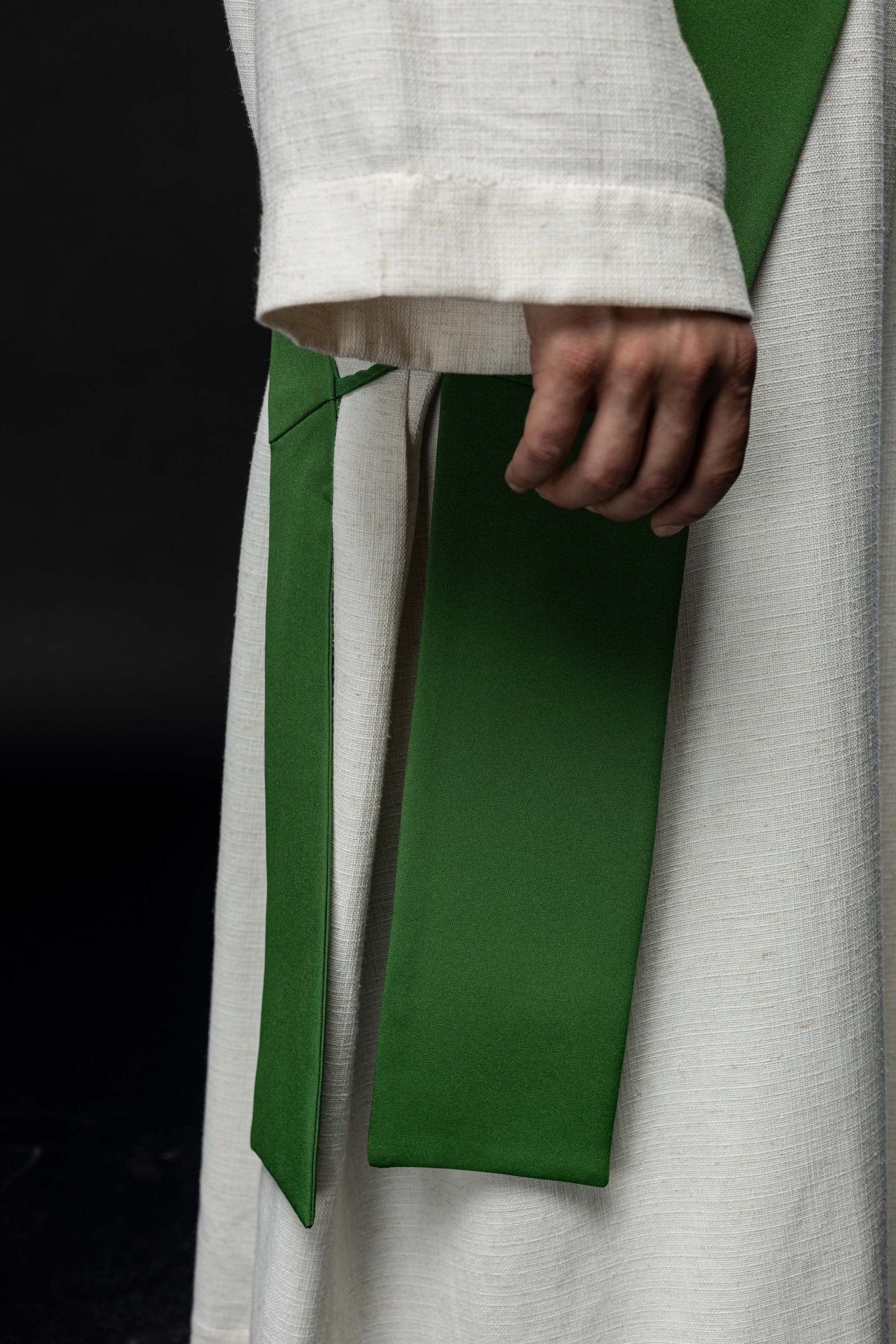 Green Deacon stole with IHS in ecru - Image 4