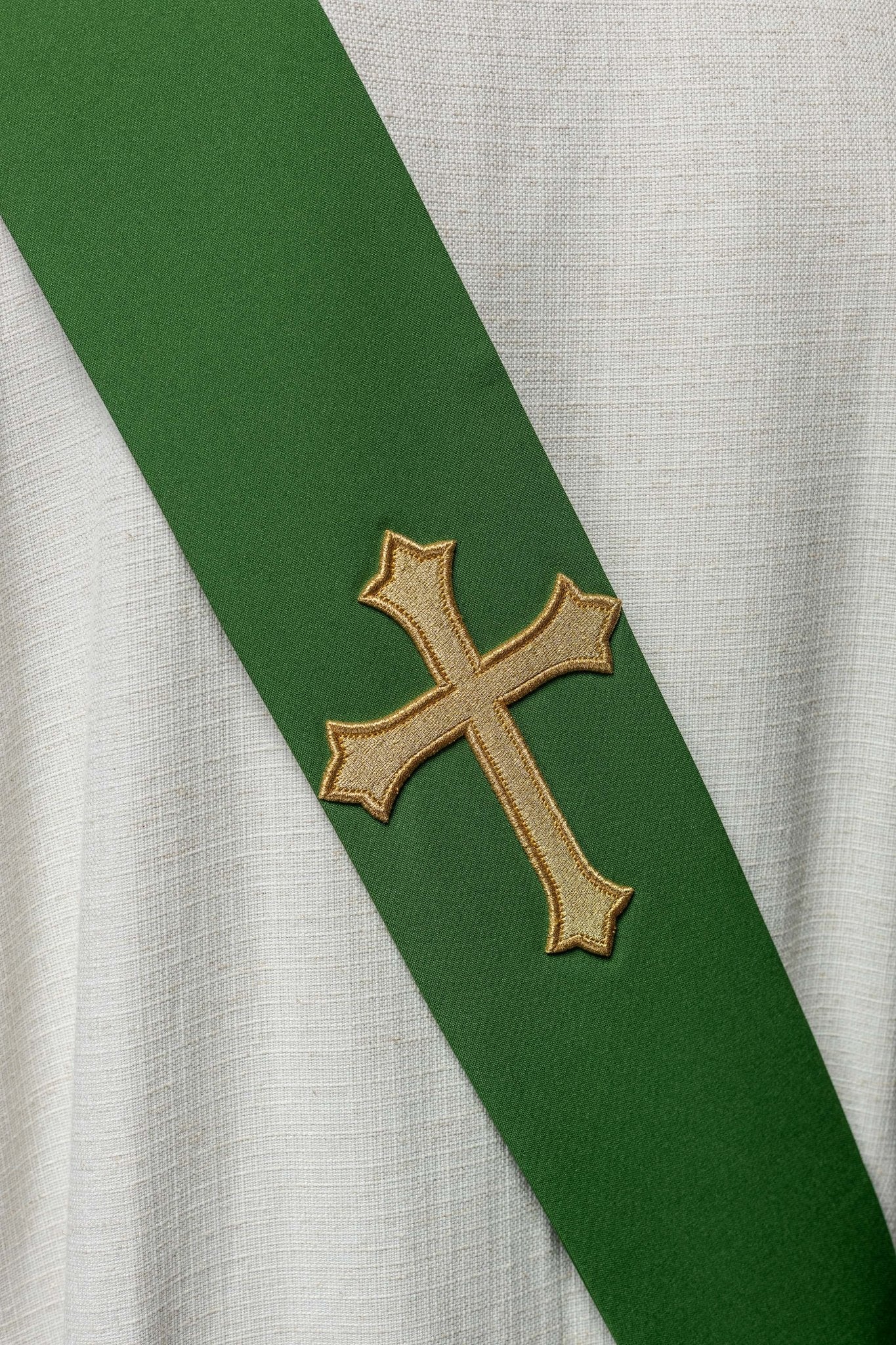 Green Deacon stole with IHS in ecru - Image 6