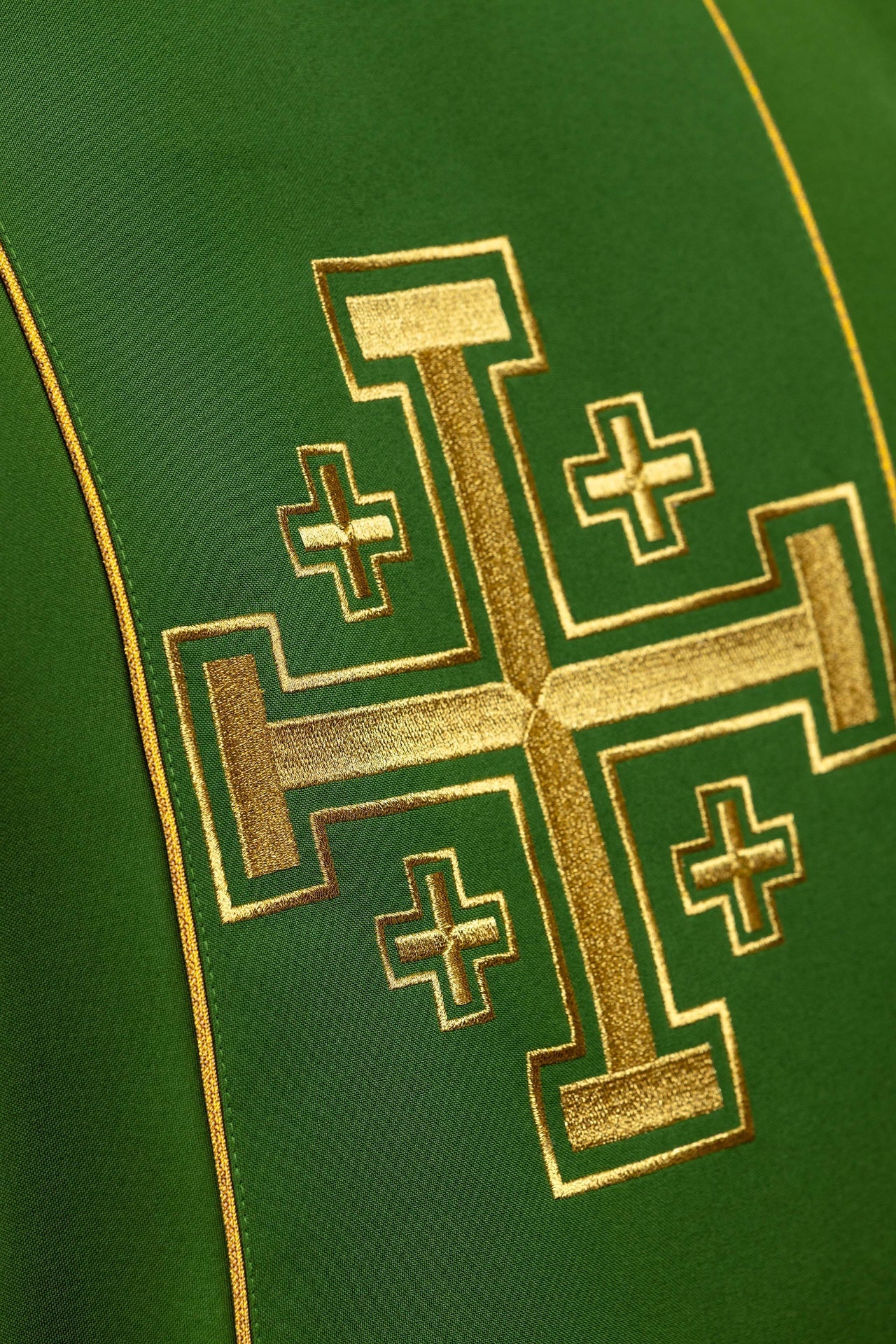 Green embroidered chasuble with band and Jerusalem crosses - Image 3