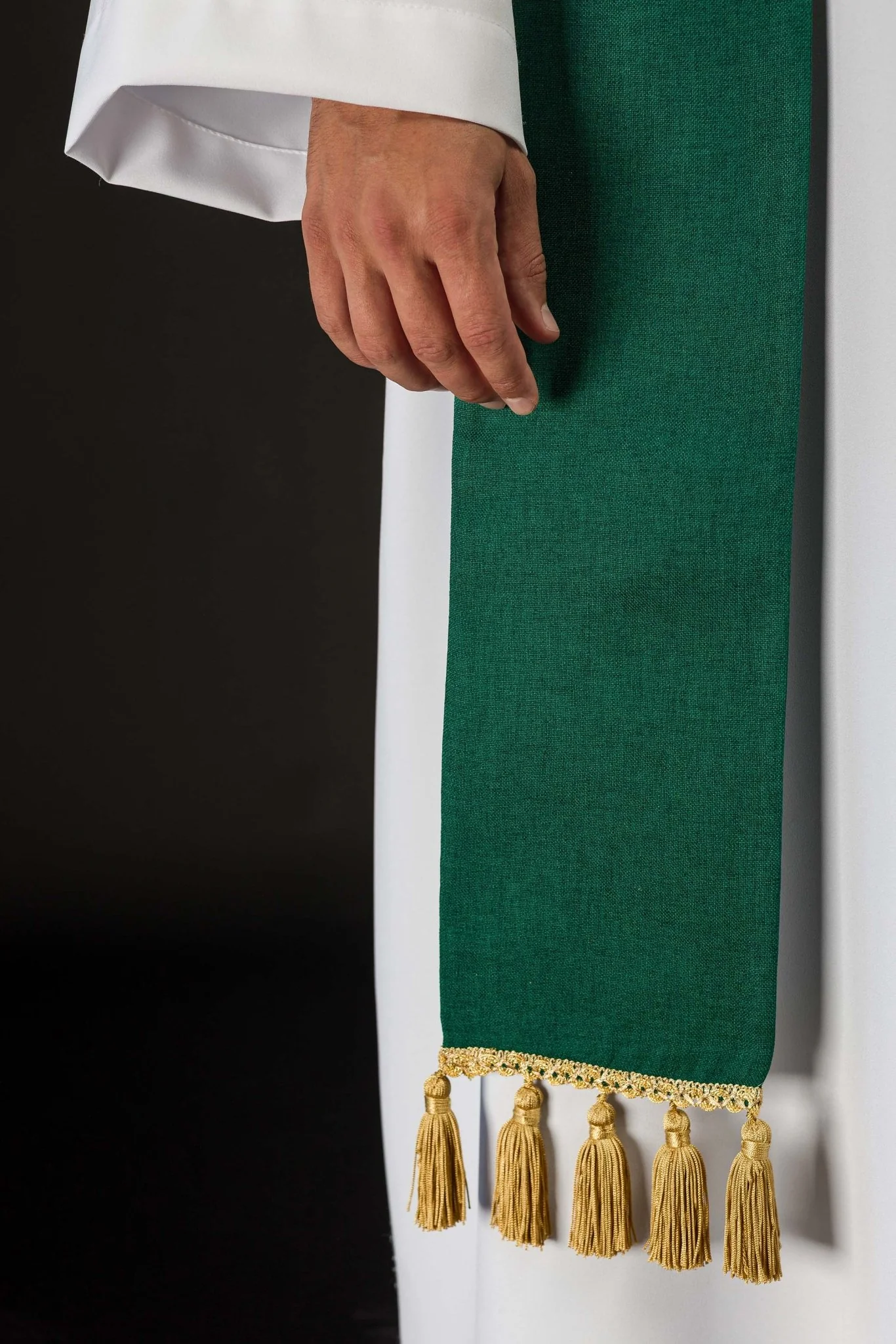 Green embroidered stole with IHS motif - Image 3