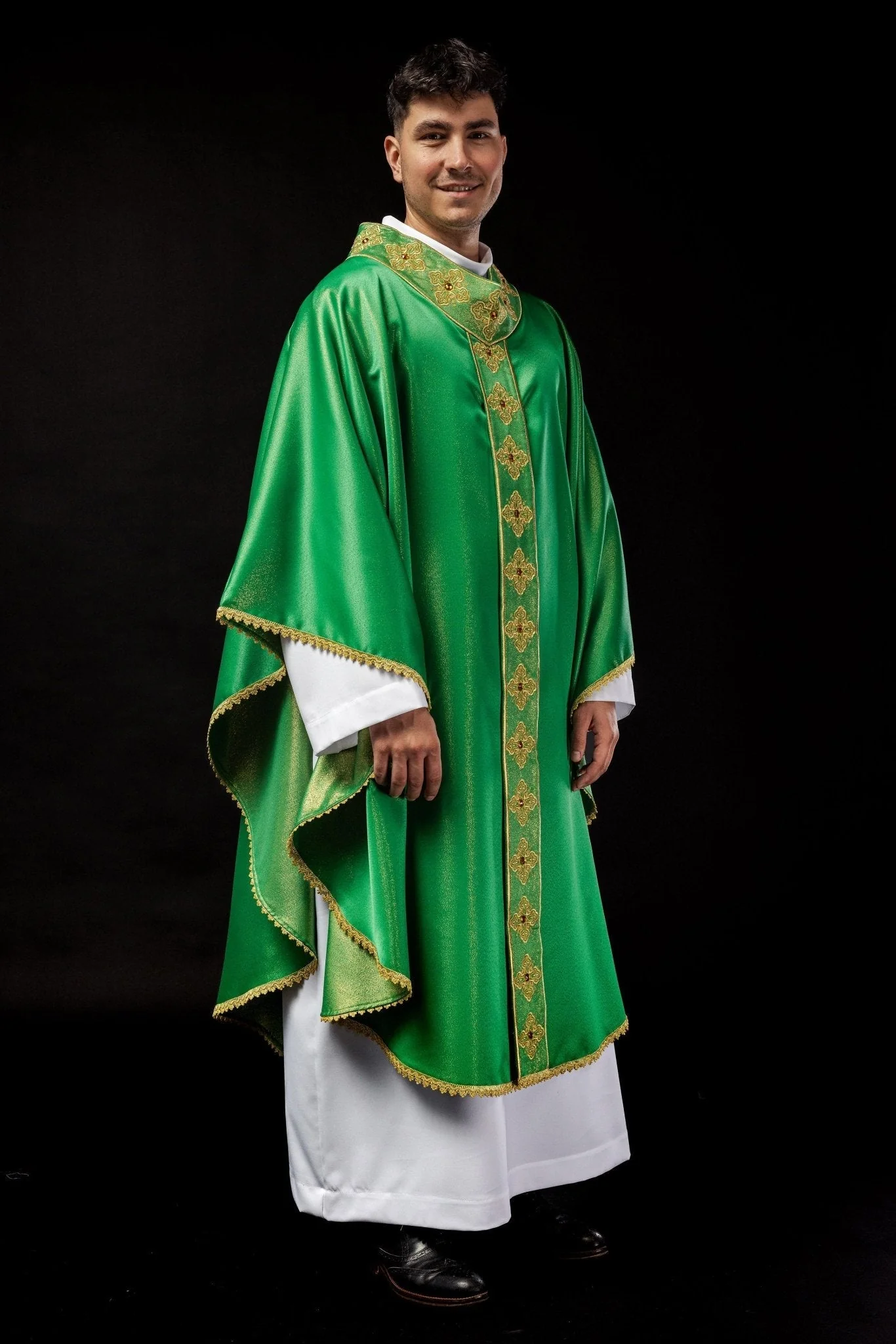 Green gothic chasuble with embroidered belt and collar decorated with stones - Image 8