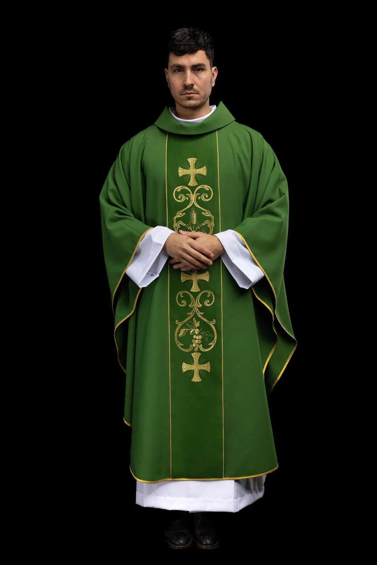 Green liturgical chasuble decorated with an embroidered central panel - Image 9