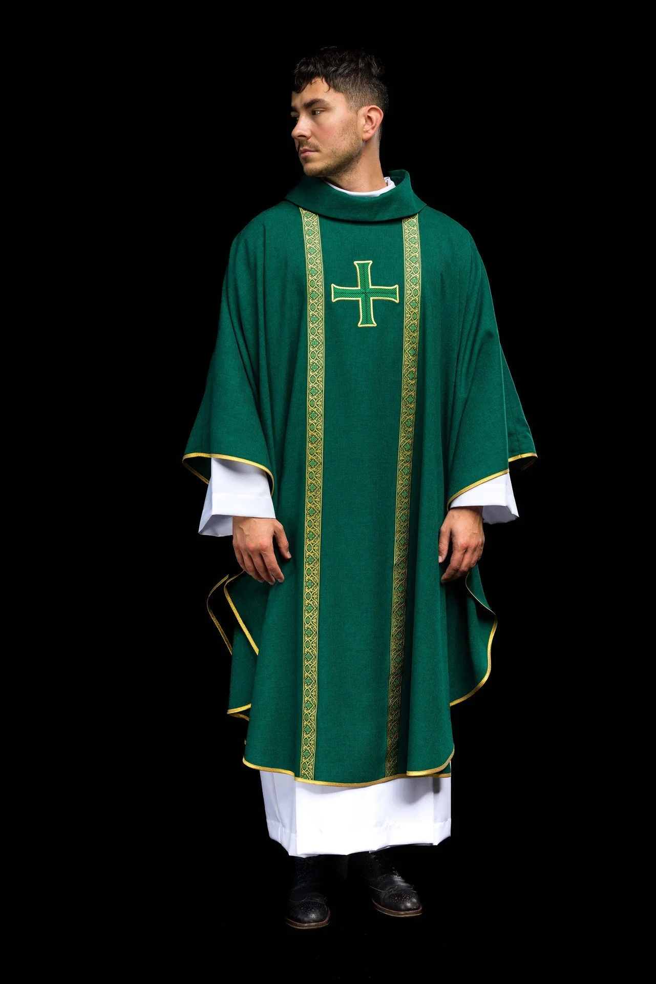 Green liturgical chasuble with embroidered cross and jacquard bands - Image 8