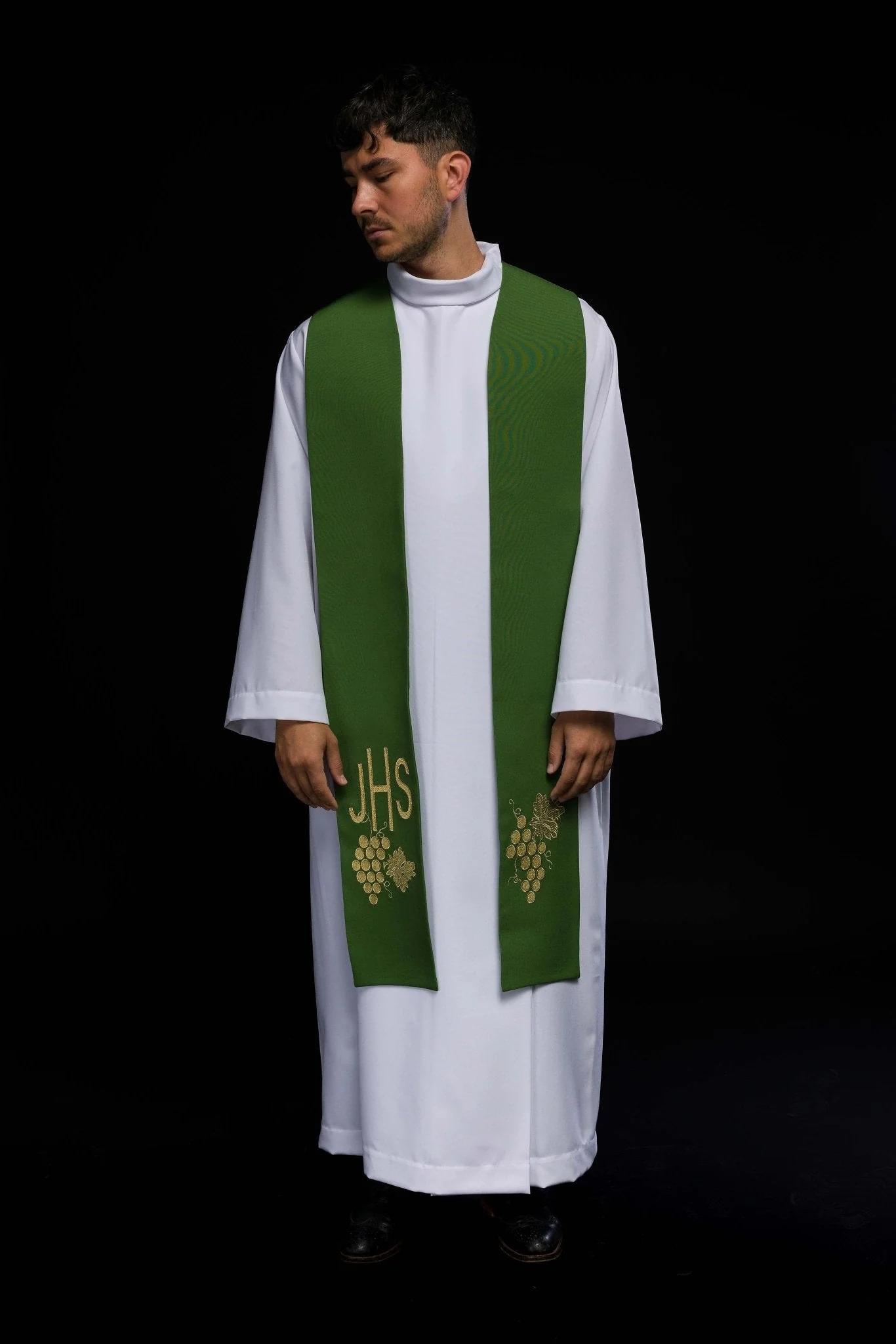 Green priestly stole embroidered IHS with grapes - Image 5