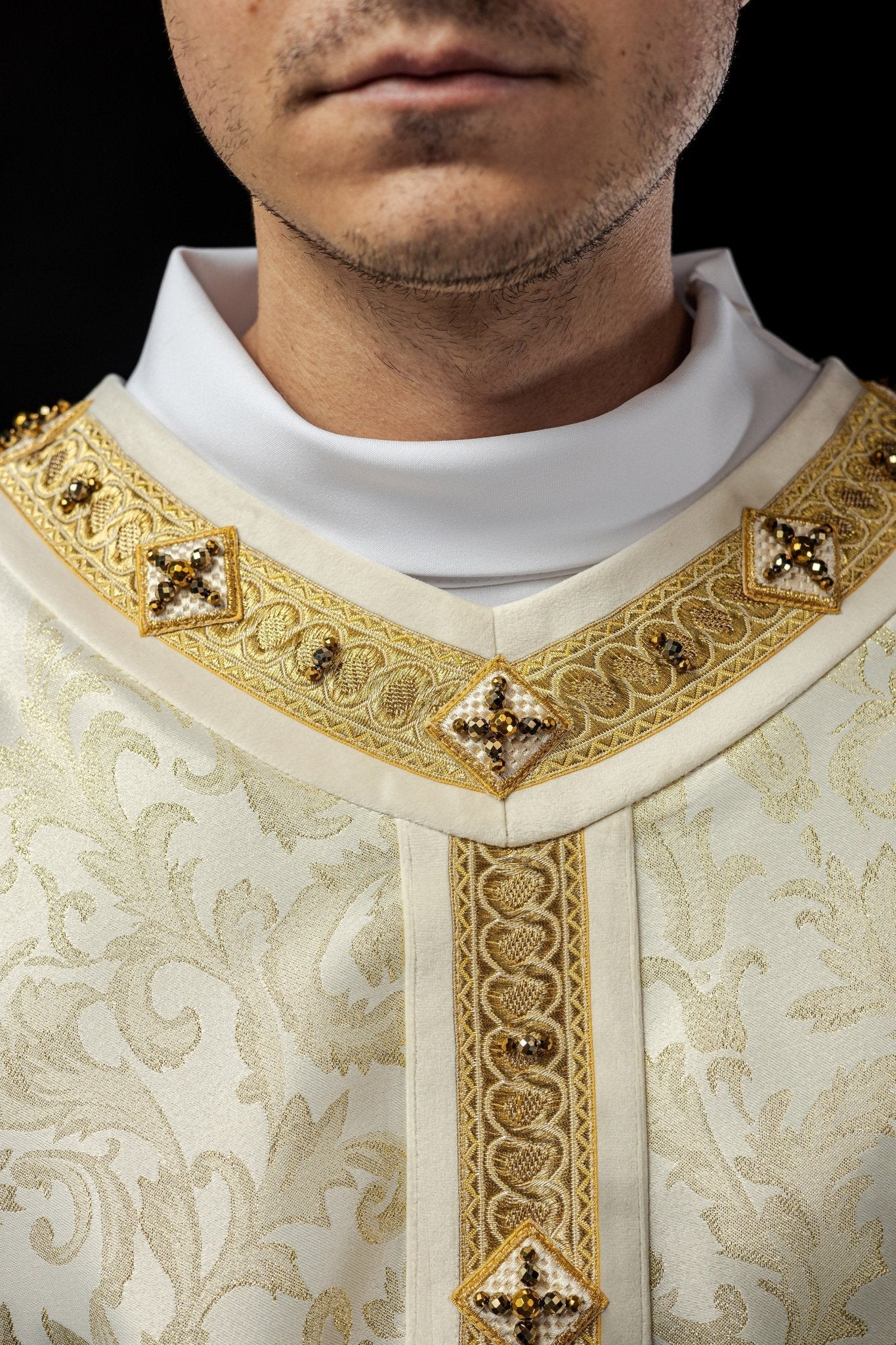 Handmade chasuble made of natural Italian fabric 7003 - Image 3