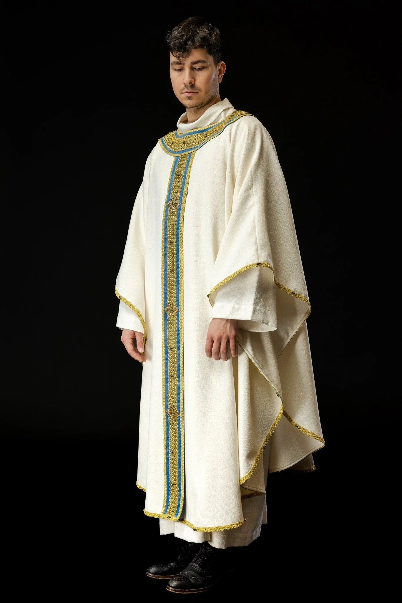 Ivory chasuble with light blue details Handmade 7001 - Image 10
