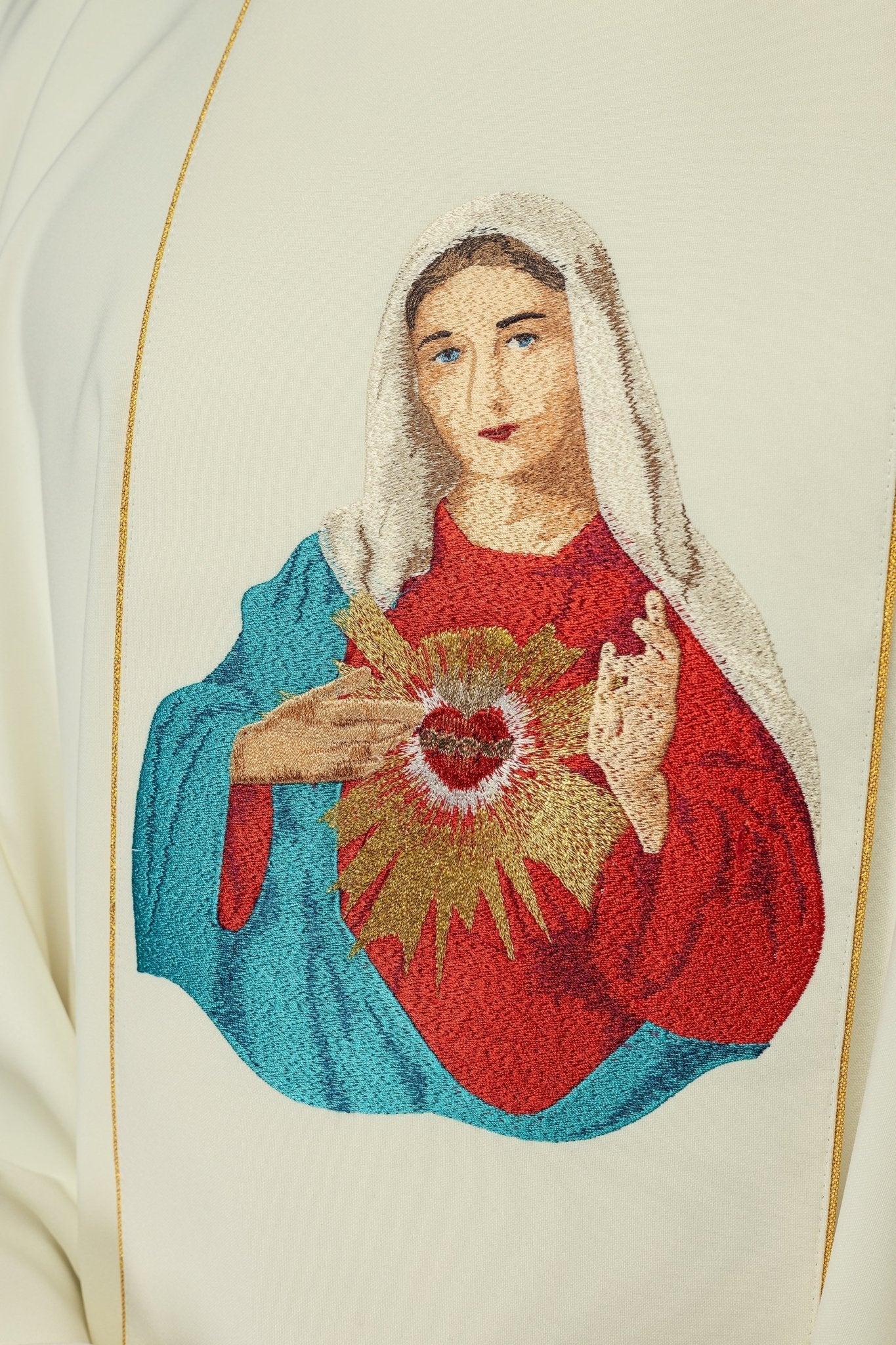 Ivory chasuble with the image of Immaculate Heart of Mary - Image 3