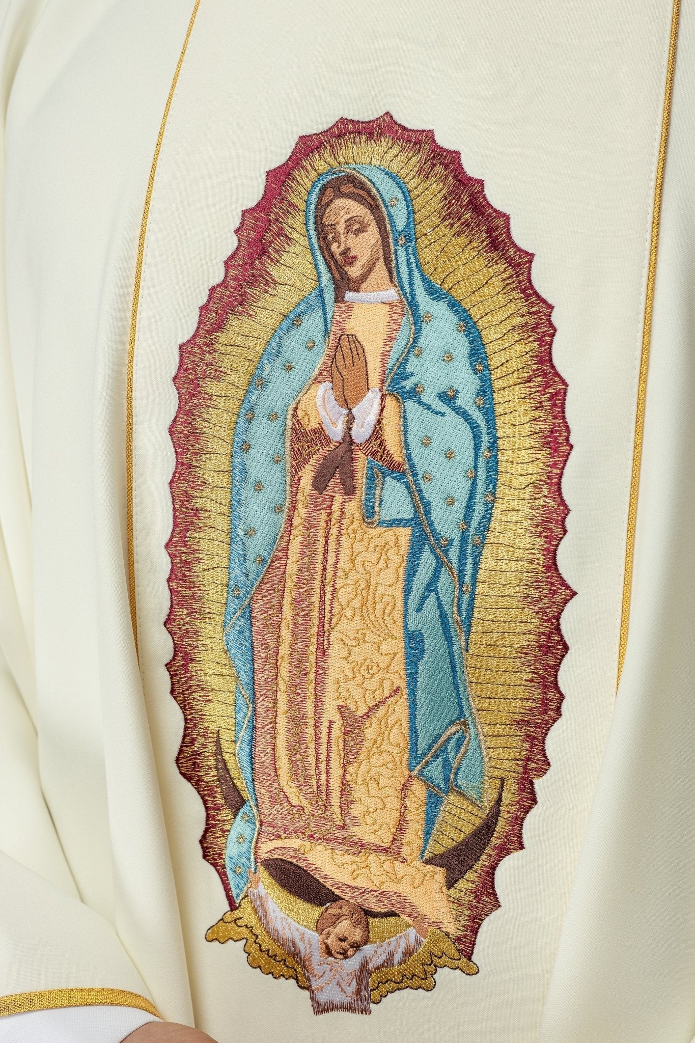 Ivory chasuble with the image of Our Lady of Guadalupe - Image 3