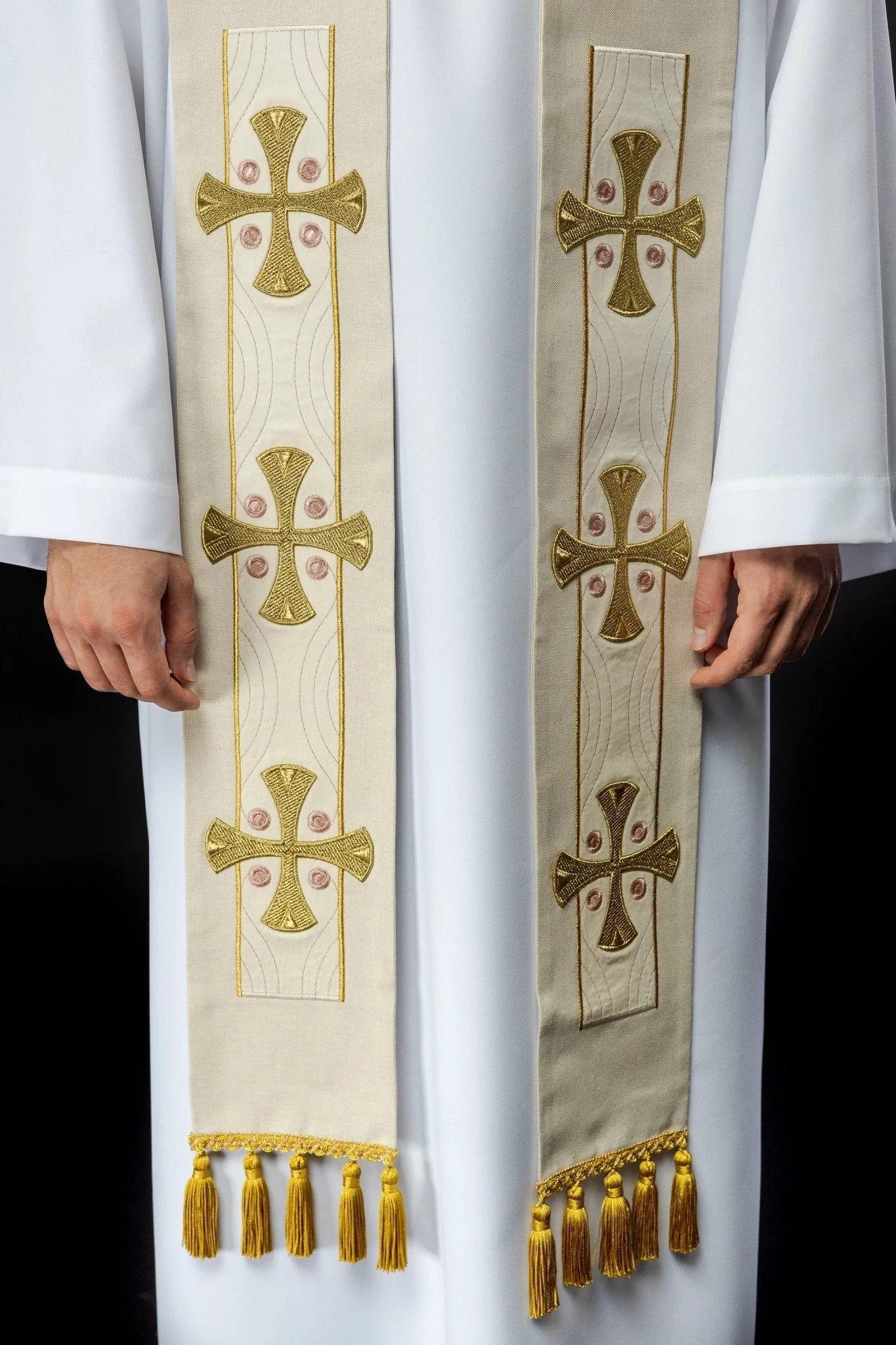 Ivory colored stole with gold crosses embroidery - Image 3
