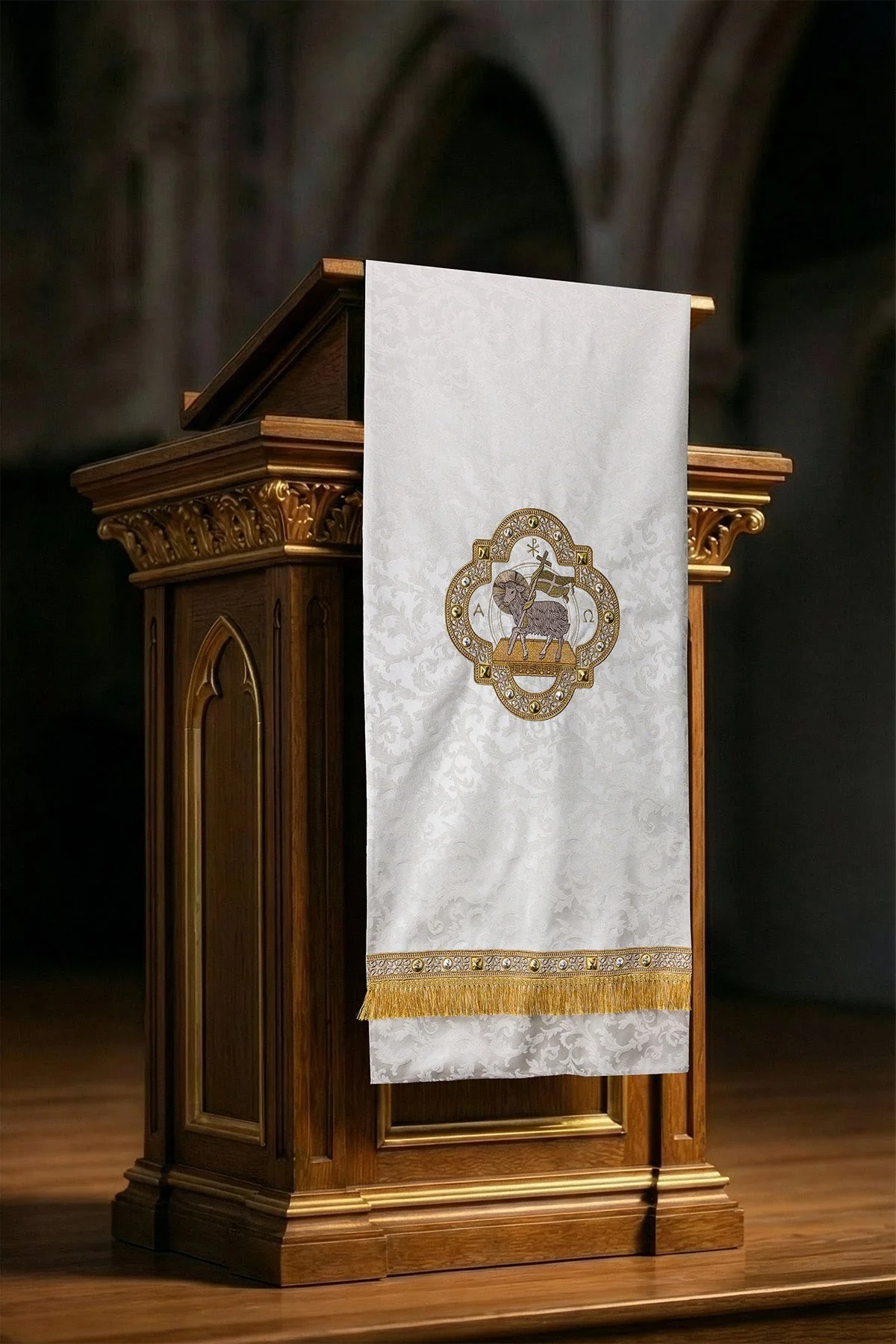 Lectern cloth with embroidered Lamb jacquard fabric ecru