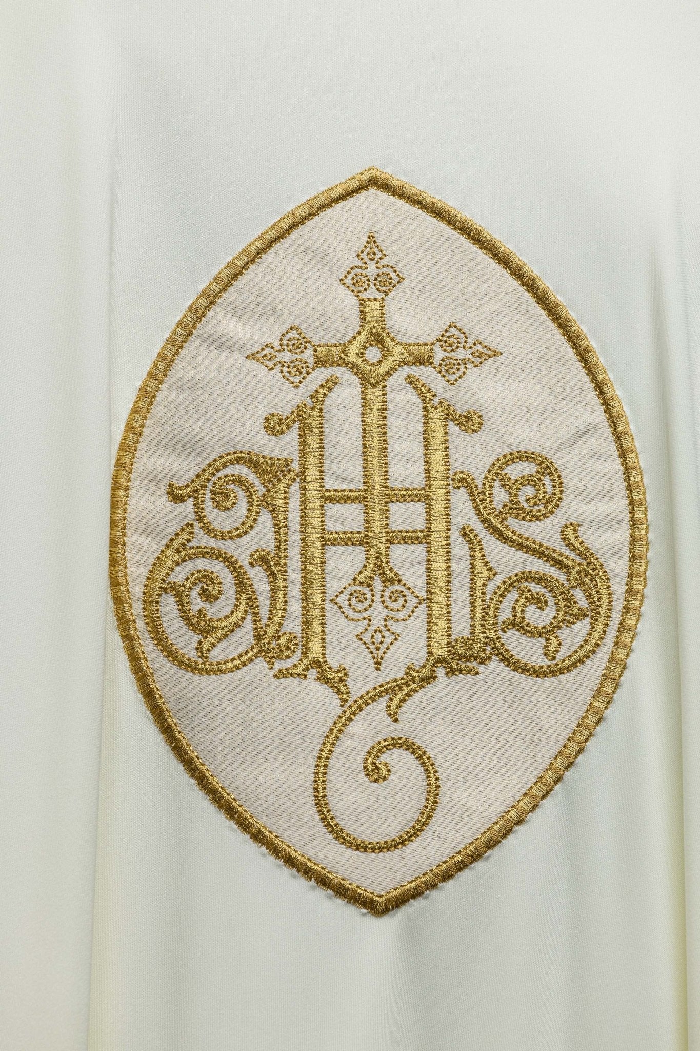 Lightweight ivory chasuble with IHS made from SACROLITE - Image 3