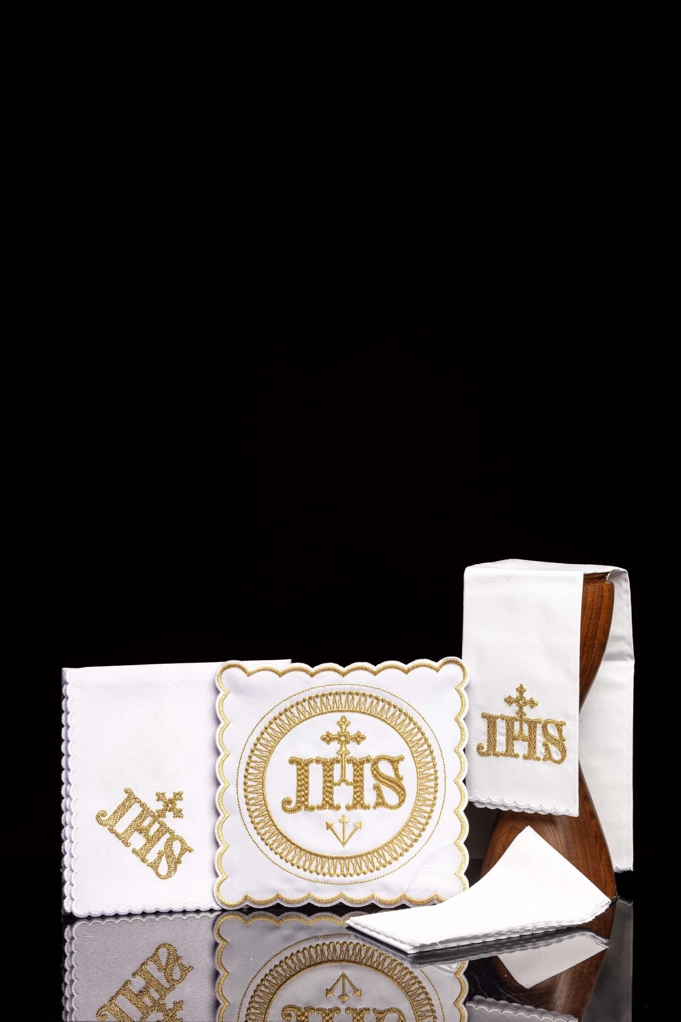 Linen Chalice Linens Embroidered with IHS