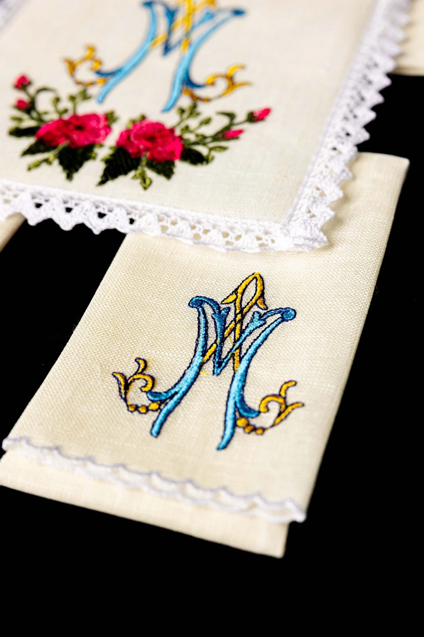 Linen Chalice Linens with Colorful Marian Embroidery - Image 3