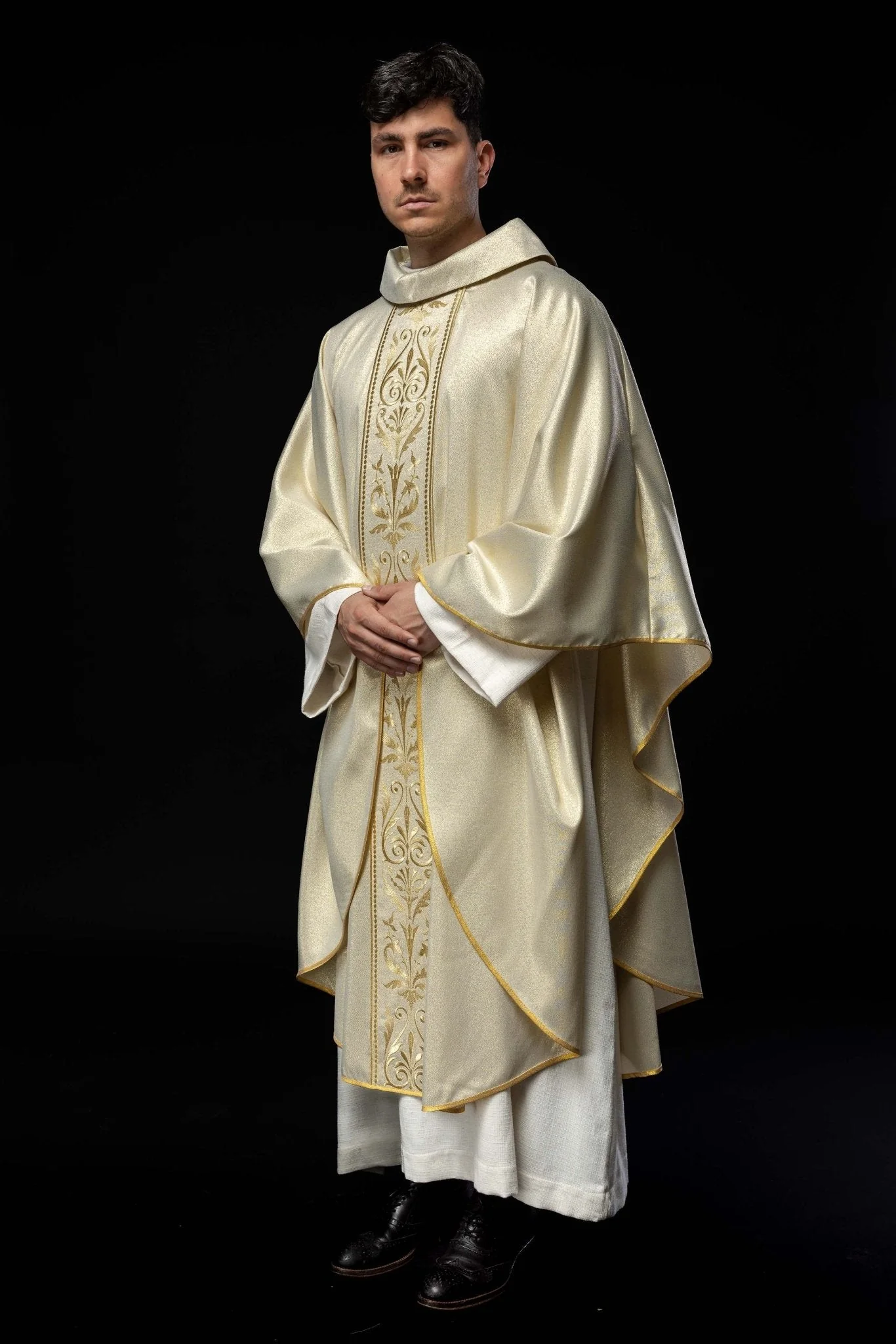 Liturgical chasuble with a decorated gold embroidered belt - Image 10