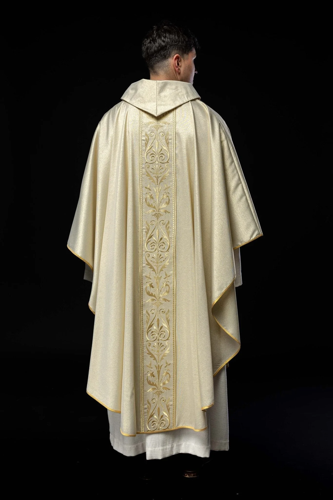 Liturgical chasuble with a decorated gold embroidered belt - Image 8